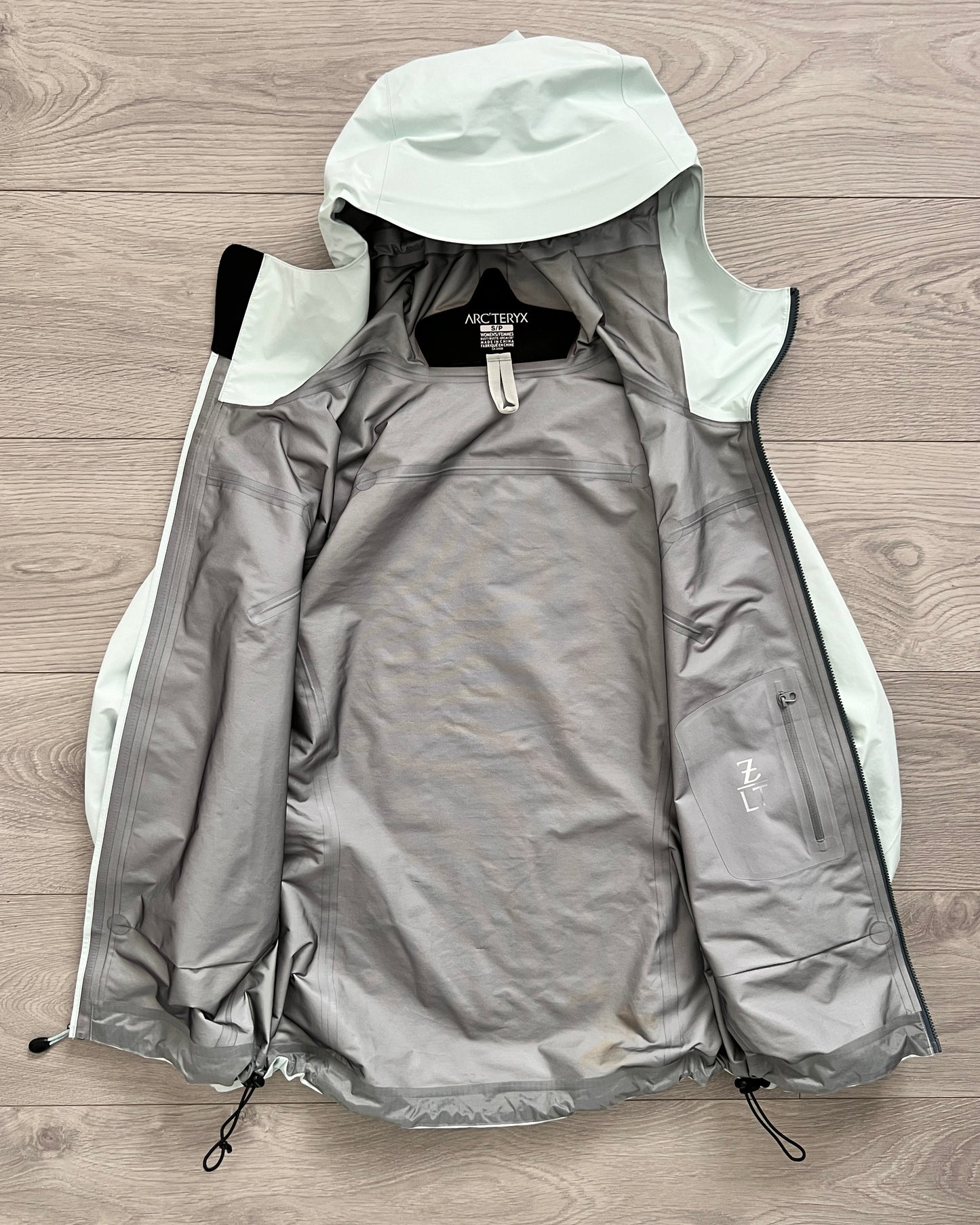 Arcteryx Zeta LT Gore-Tex Tech Jacket in Ether Blue - Size S Womens / XS Mens