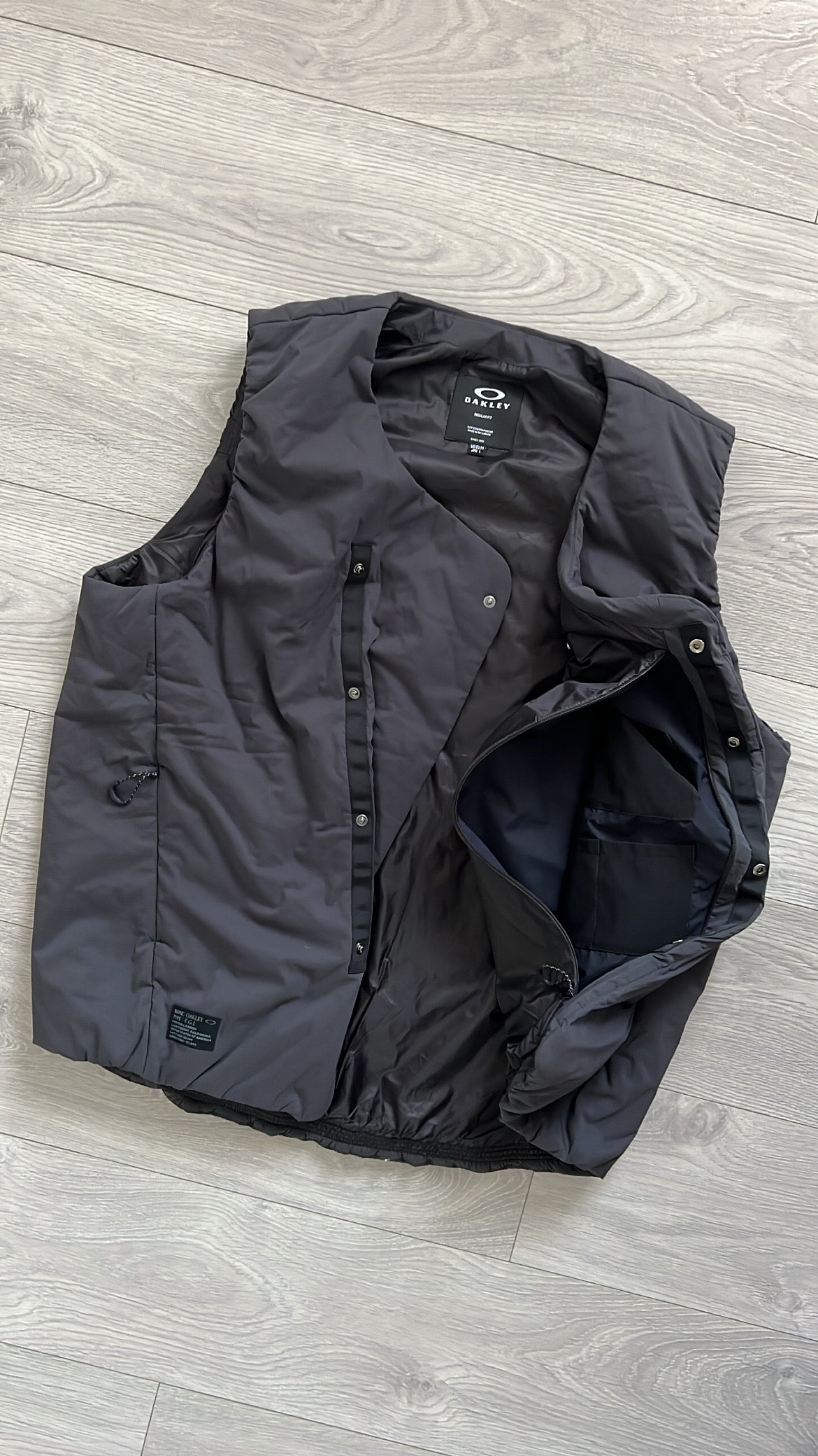 Oakley Asymmetrical Technical Puffer Vest - Size M
