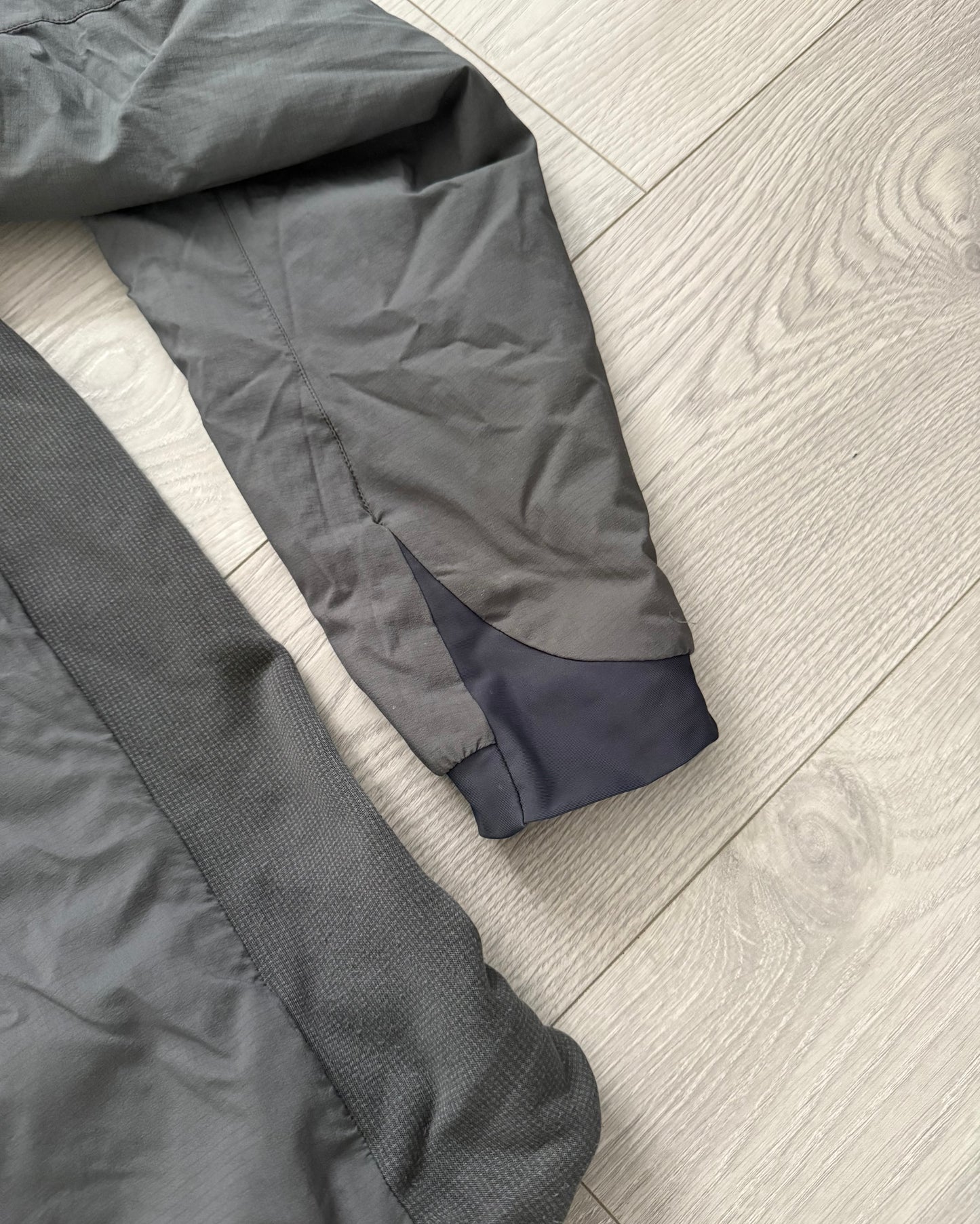 Arc'teryx LEAF Atom LT Insulated Jacket Wolf Grey - Size S, L & XL