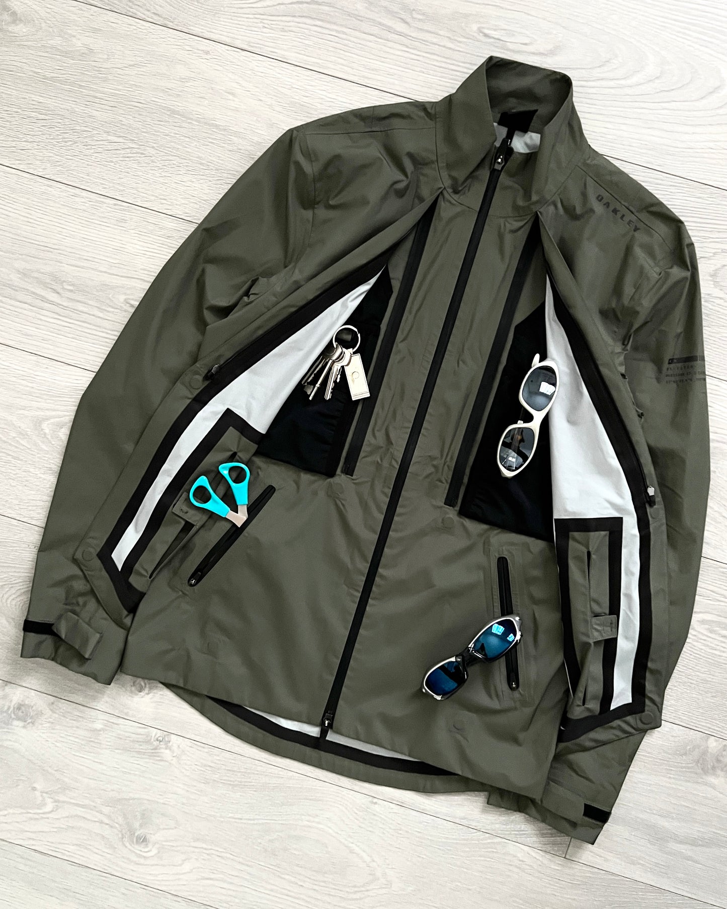 Oakley 2017 Magnetic Latch Stealth Jacket - Size S
