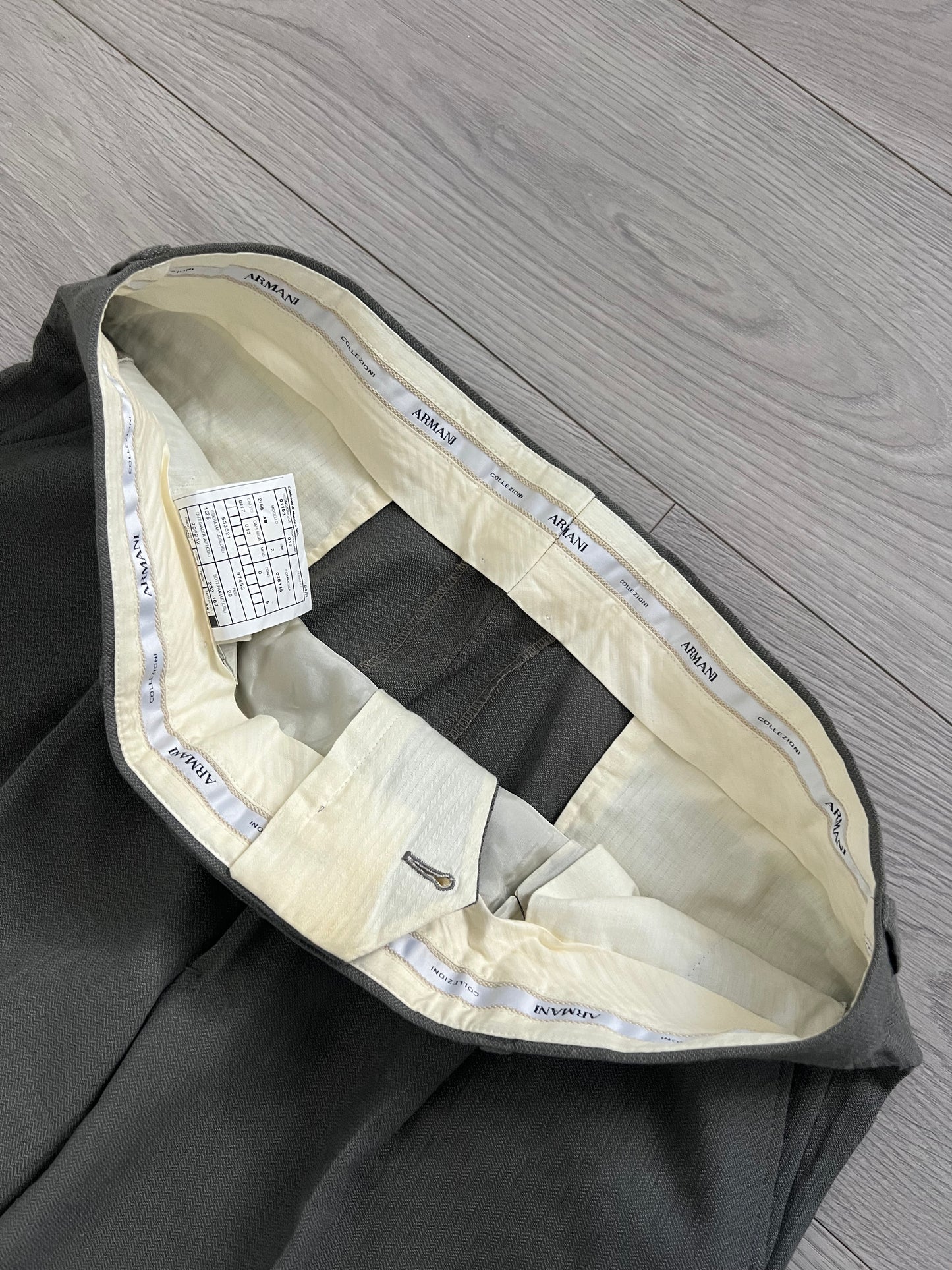 Armani 1990s Pleated Grey Wool Relaxed Suit - L Jacket / 36" Waist