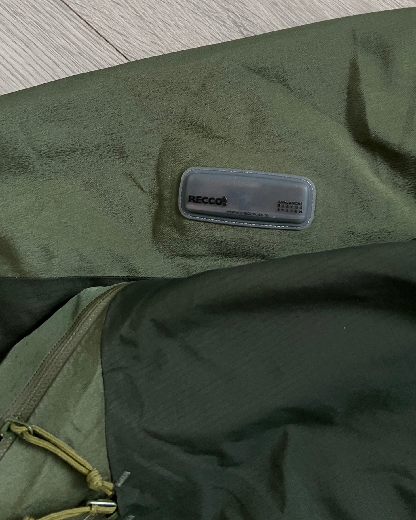 Arcteryx 00s Sidewinder SV Gore-Tex XCR Two Tone Jacket in Pine Green - Size XL
