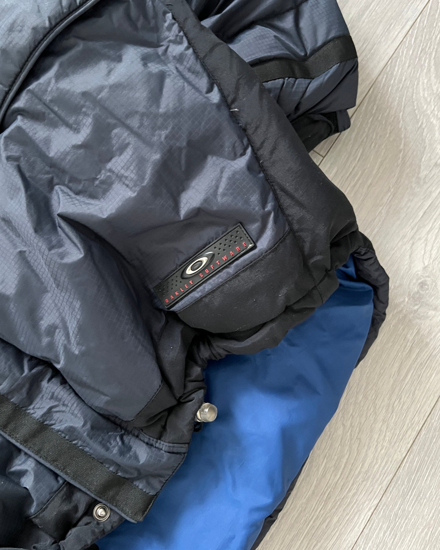 Oakley AW06 Goose Down Technical Puffer Jacket - Size L