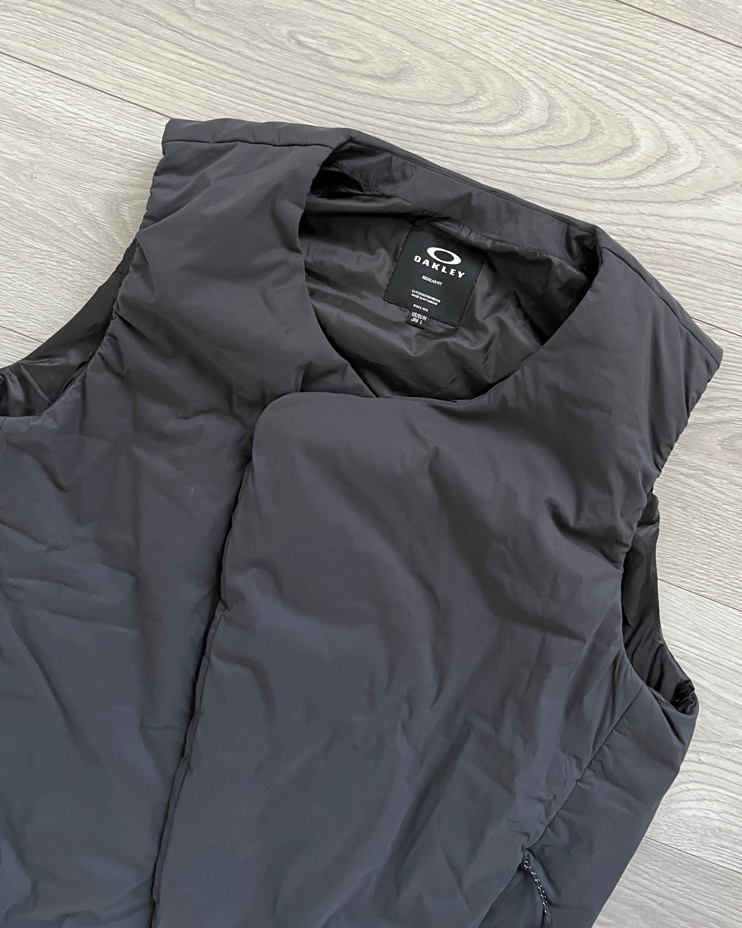Oakley Asymmetrical Technical Puffer Vest - Size M