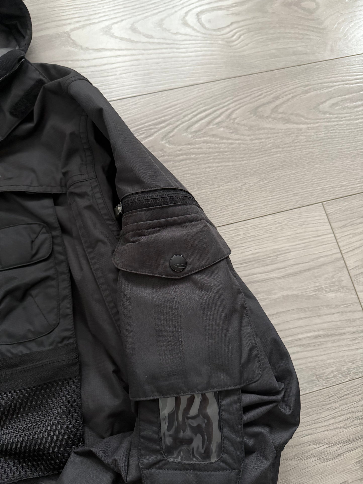 Oakley Road Fuel 2006 Waterproof Magnetic Latch Pocket Jacket - Size L