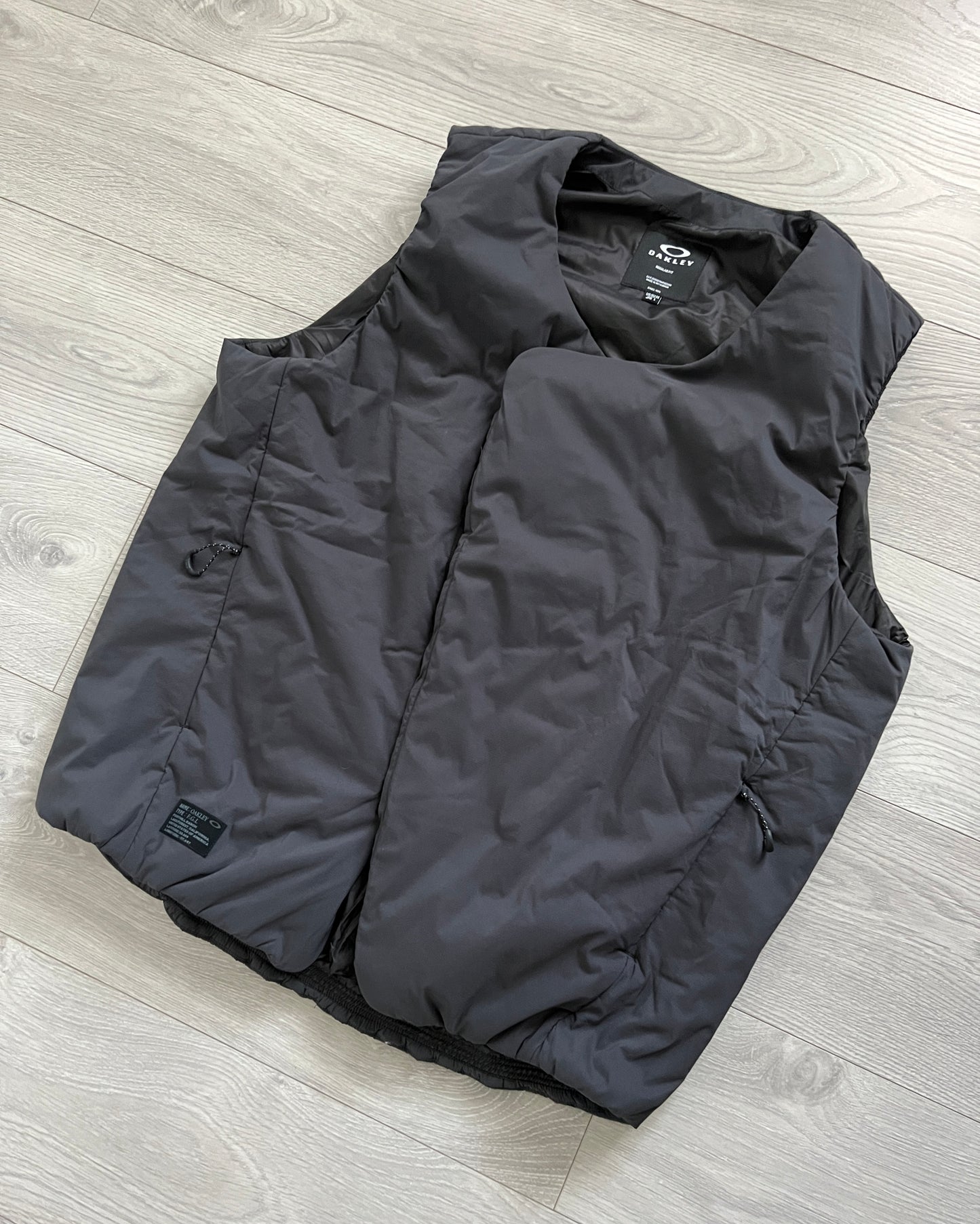 Oakley Asymmetrical Technical Puffer Vest - Size M