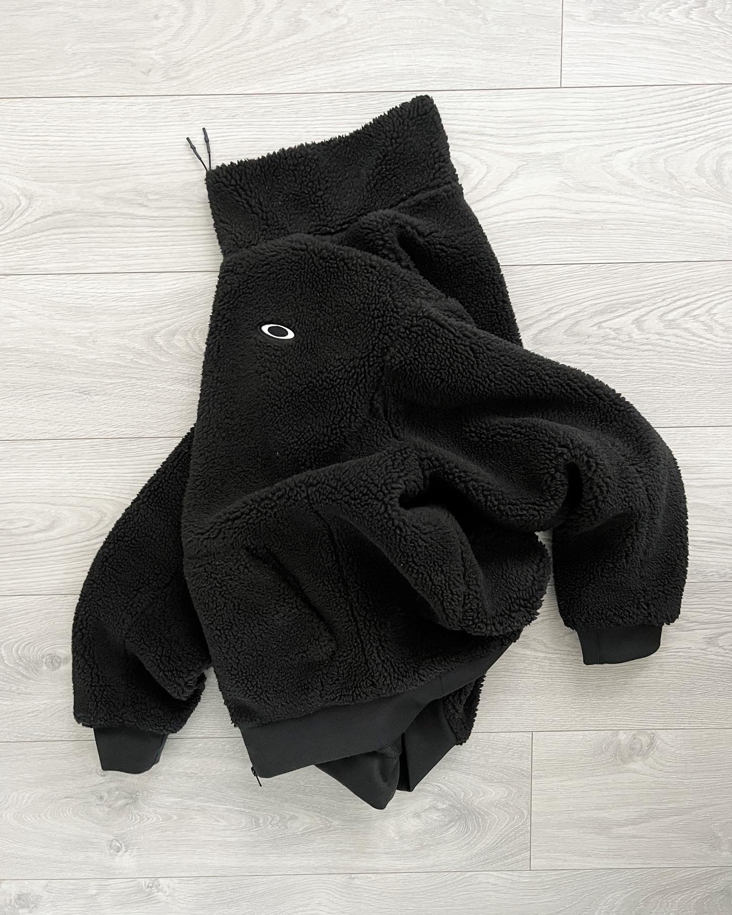 Oakley Boa Deep Pile Black Fleece Jacket - Size M