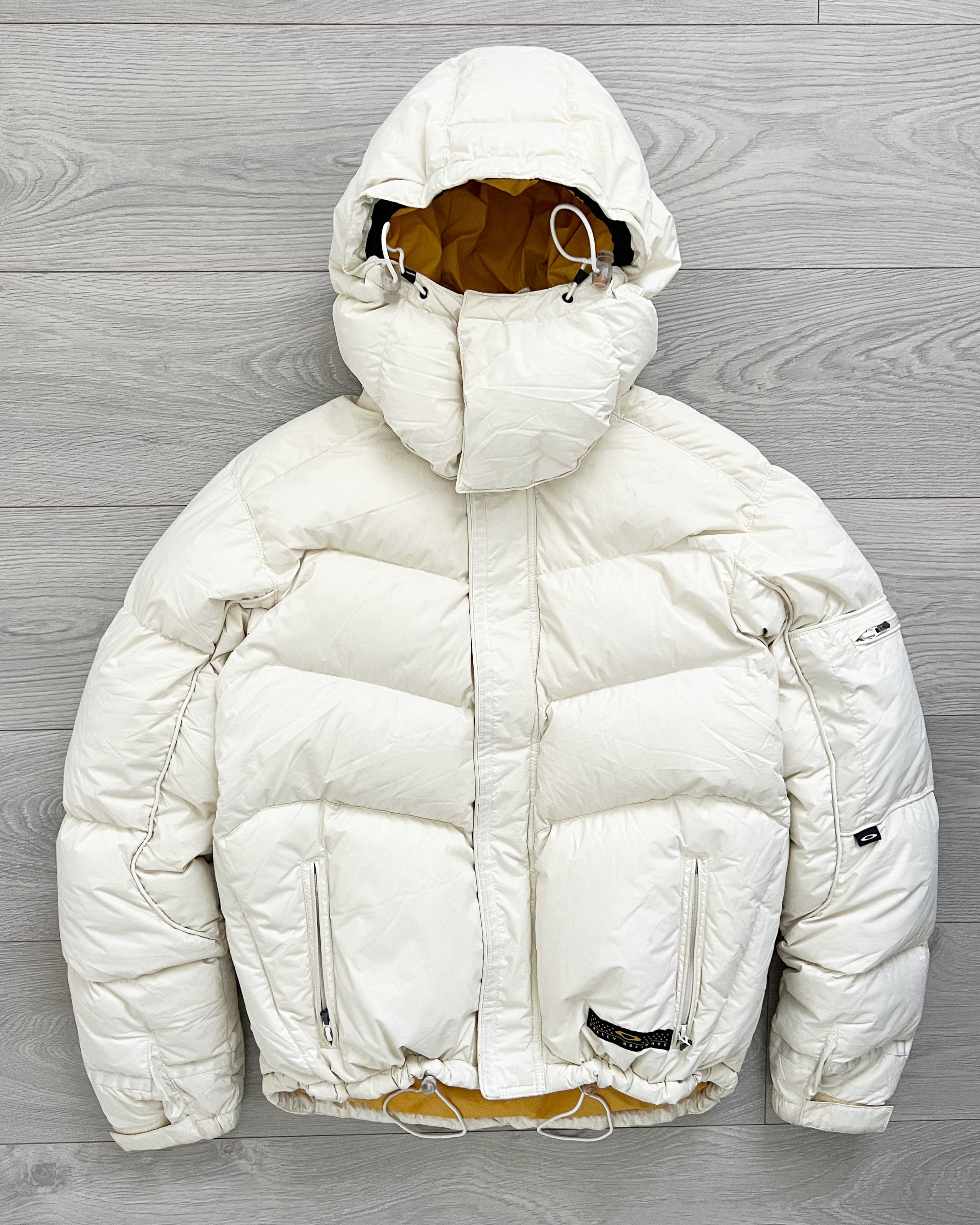 返品等は対応していません00s Oakley archive Tech Puffer Jacket