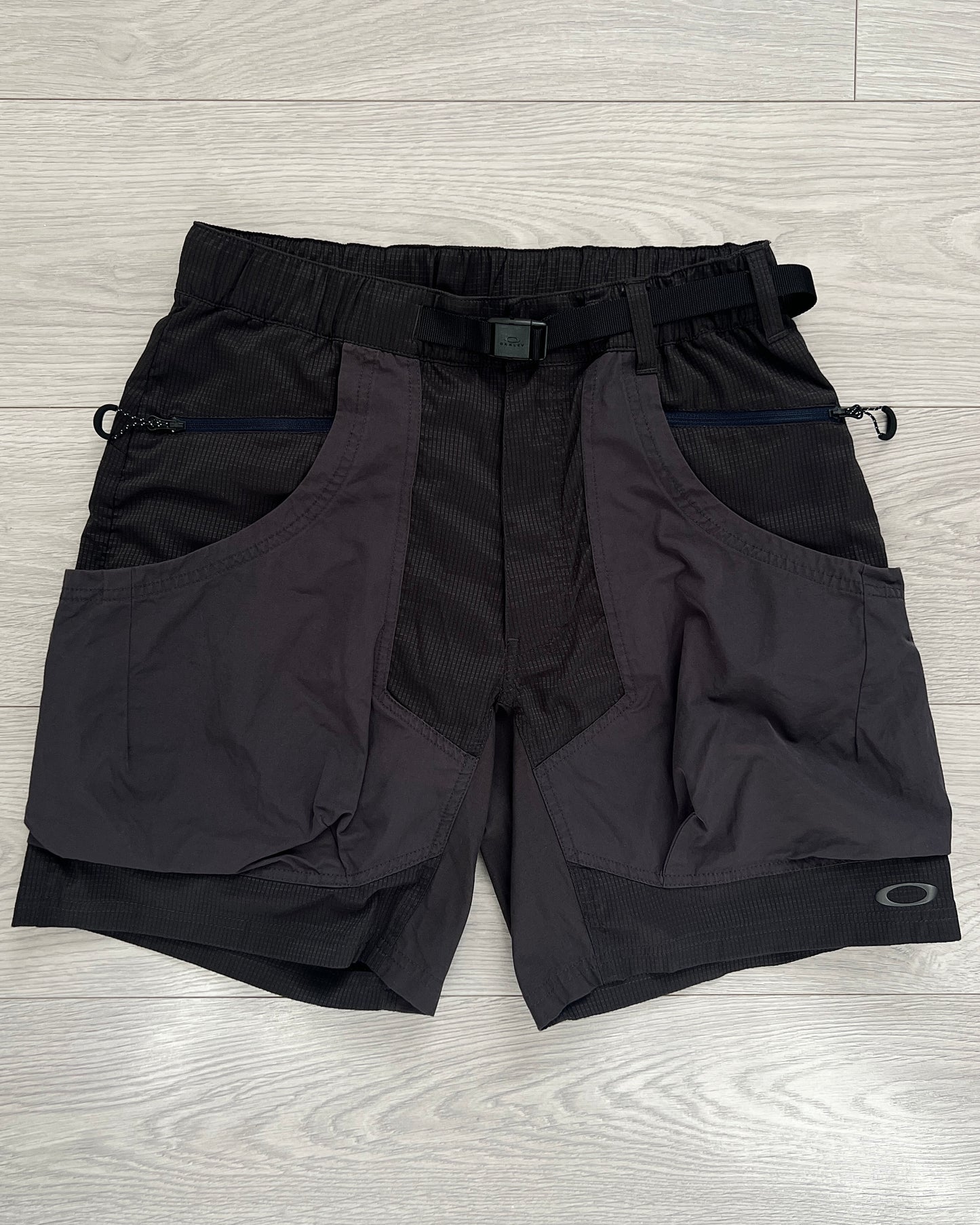 Oakley Nylon Cargo Belted Shorts - Size S