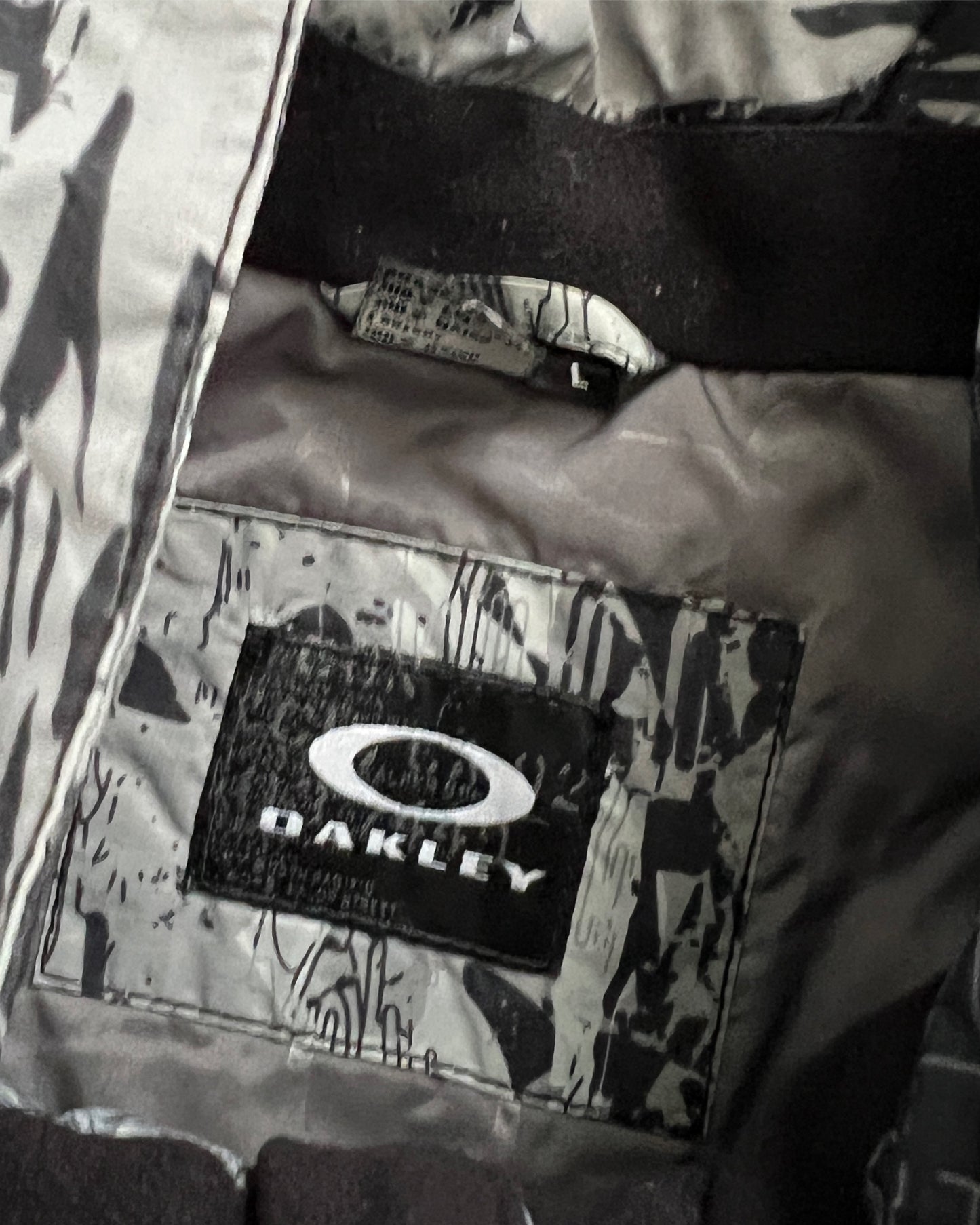 Oakley FW2007 O-Camo Print Technical Puffer Vest - Size L