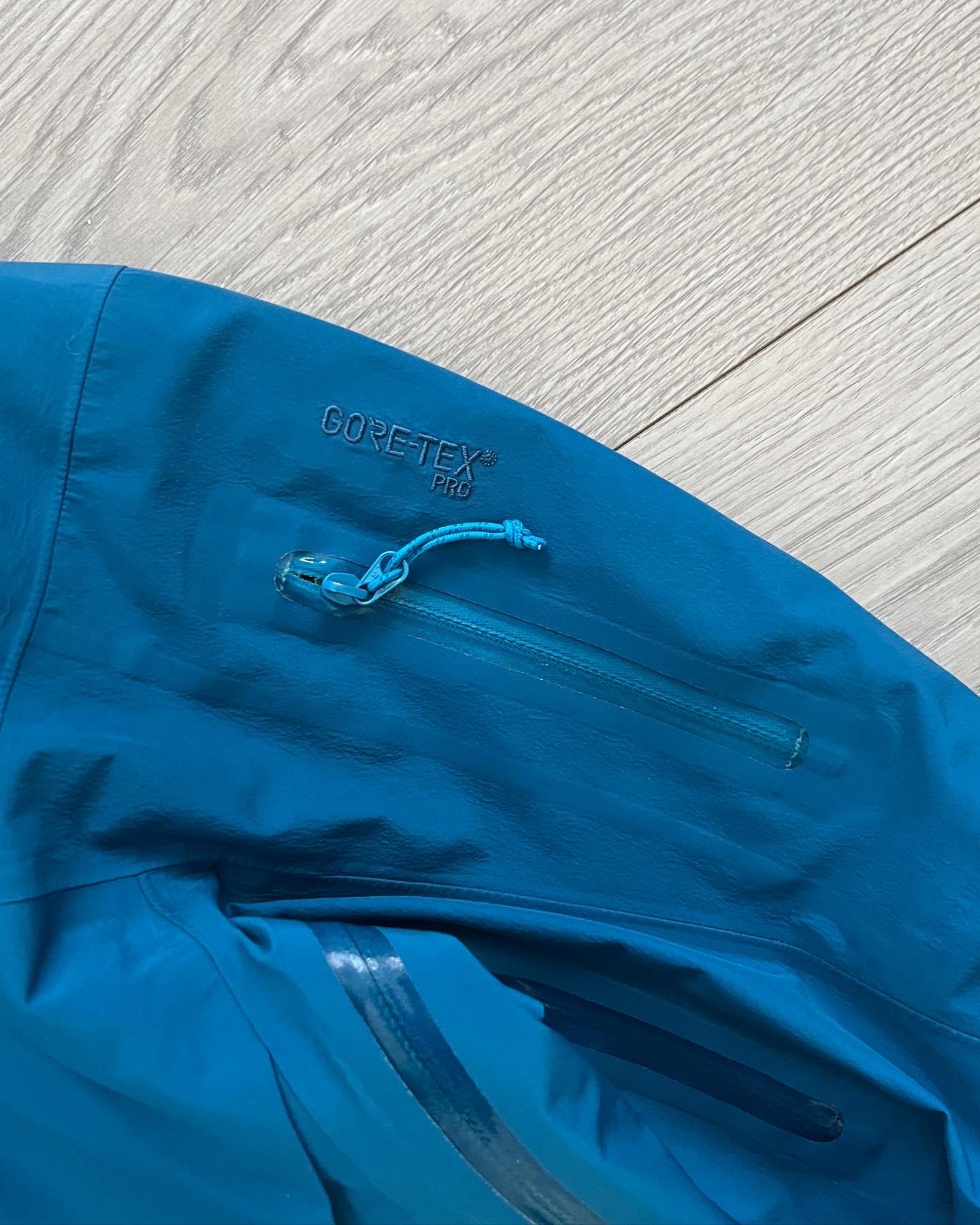 Arcteryx Alpha SV Blue GoreTex Pro Jacket - Size S