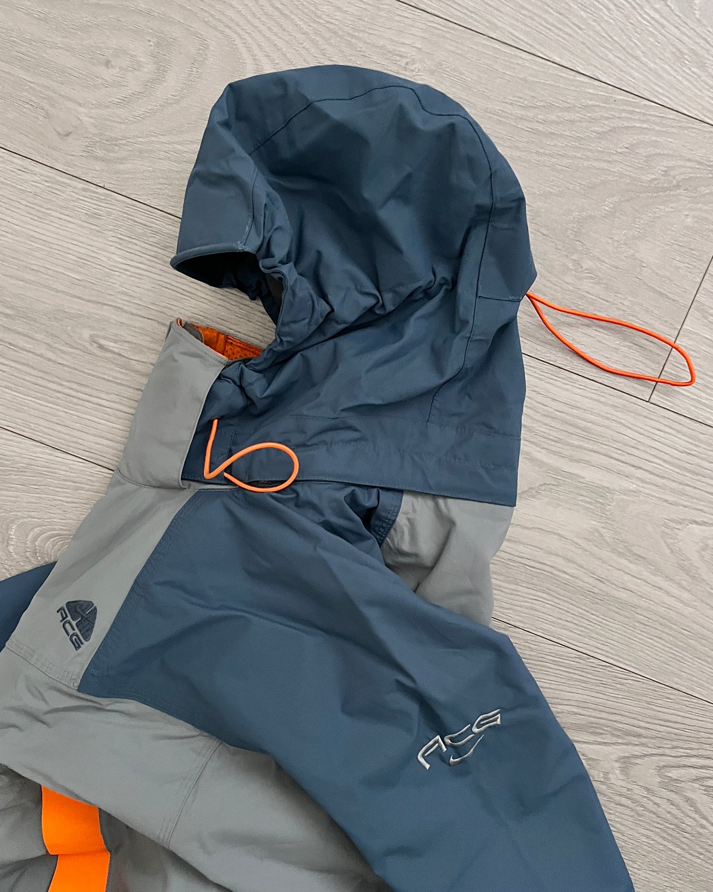 Nike ACG 00s Technical Insulated Shell Jacket - Size L