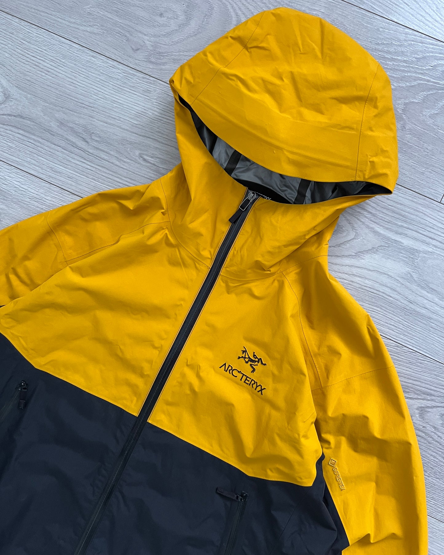 Arcteryx Japan Exclusive Zeta SL Two Tone Gore-Tex Jacket - Size L
