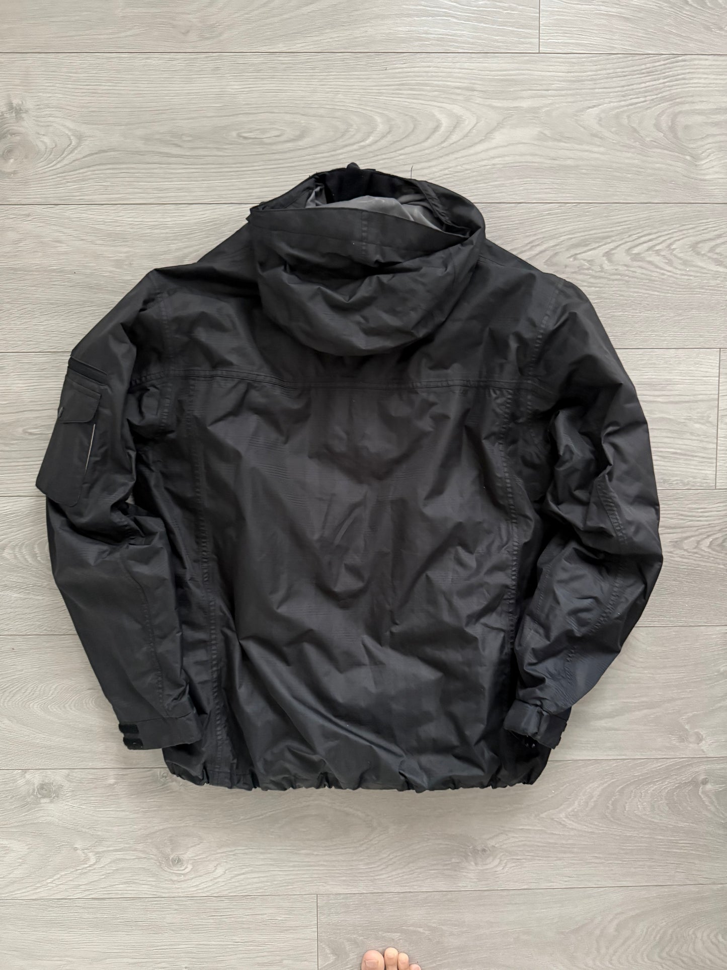 Oakley Road Fuel 2006 Waterproof Magnetic Latch Pocket Jacket - Size L