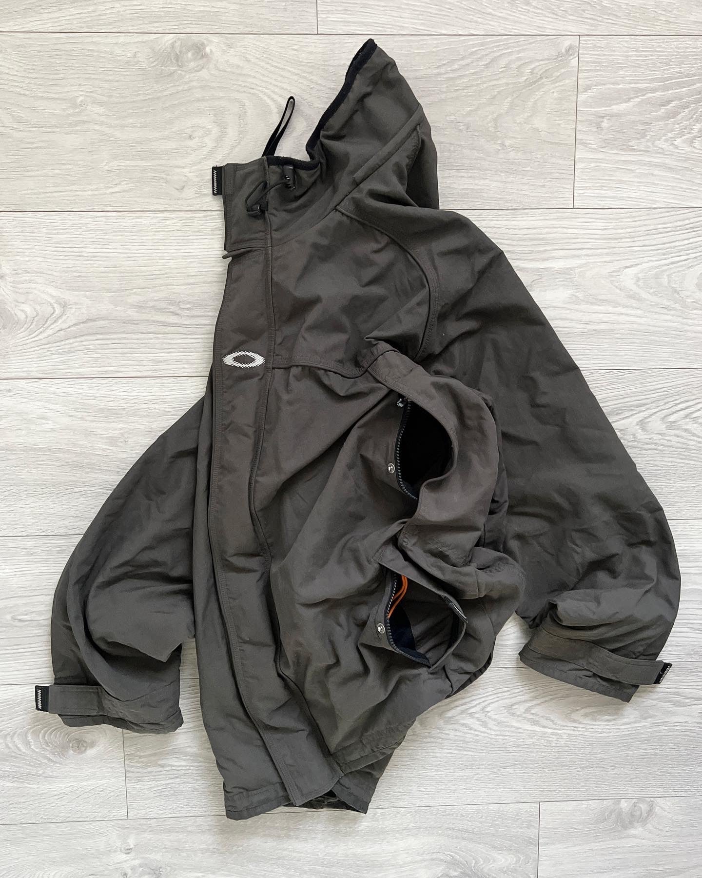 Oakley Software 00s Technical Waterproof Jacket - Size XL – NDWC0 Shop