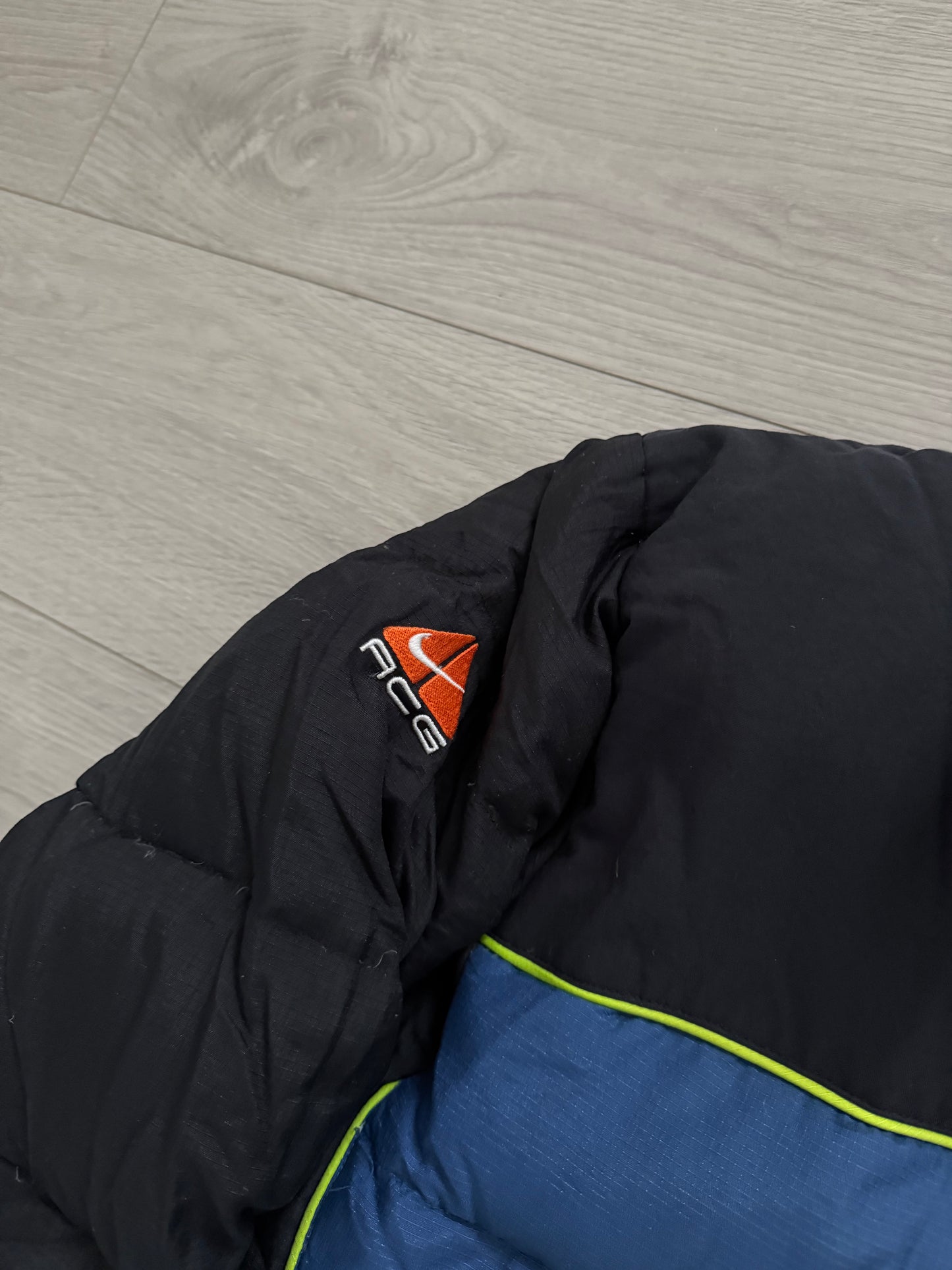 Nike ACG 00s Lungs Era Down Puffer Jacket - Size M