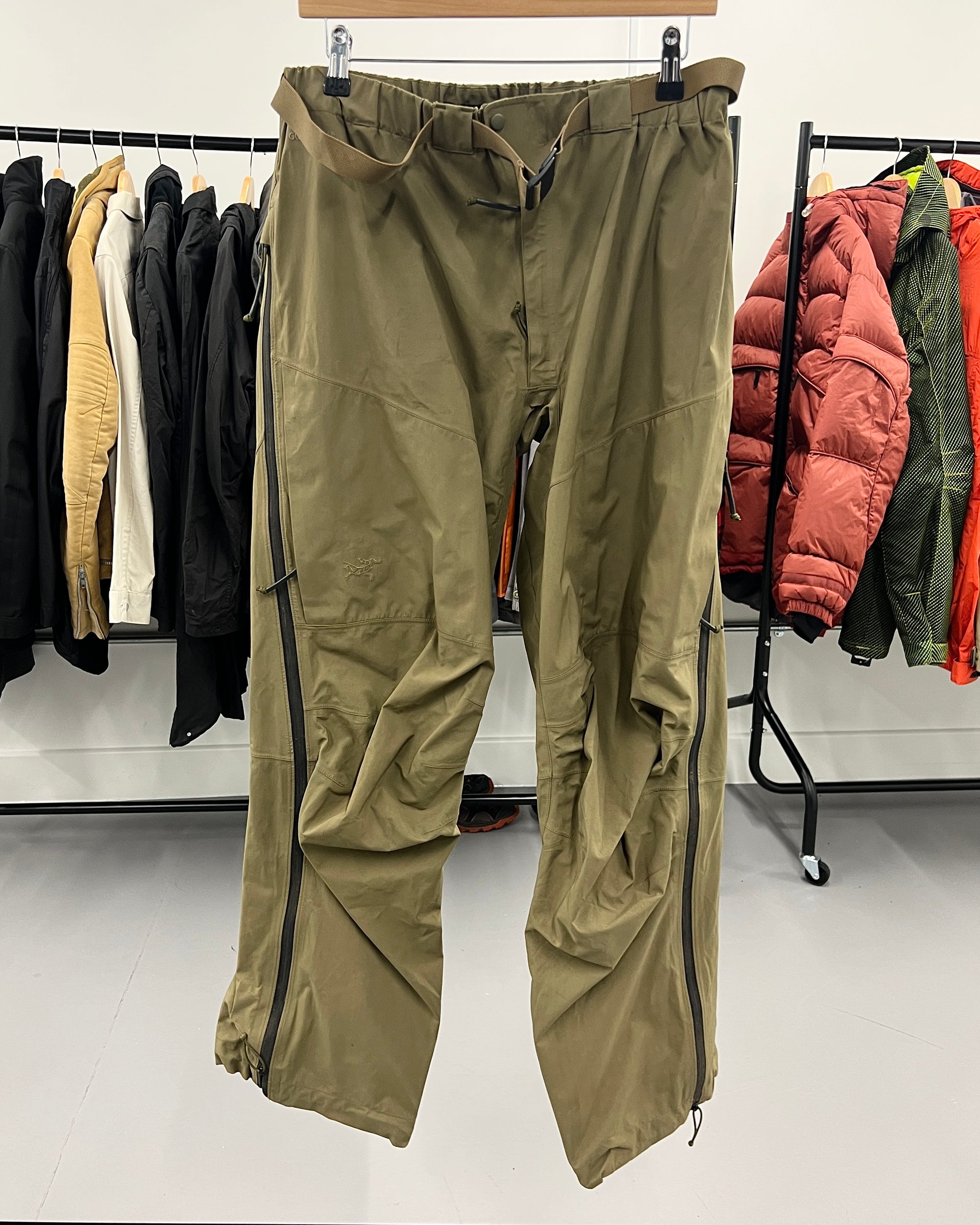 Arc'teryx LEAF Alpha Gen 1 Gore-Tex Pro Pants in Crocodile - Size XL