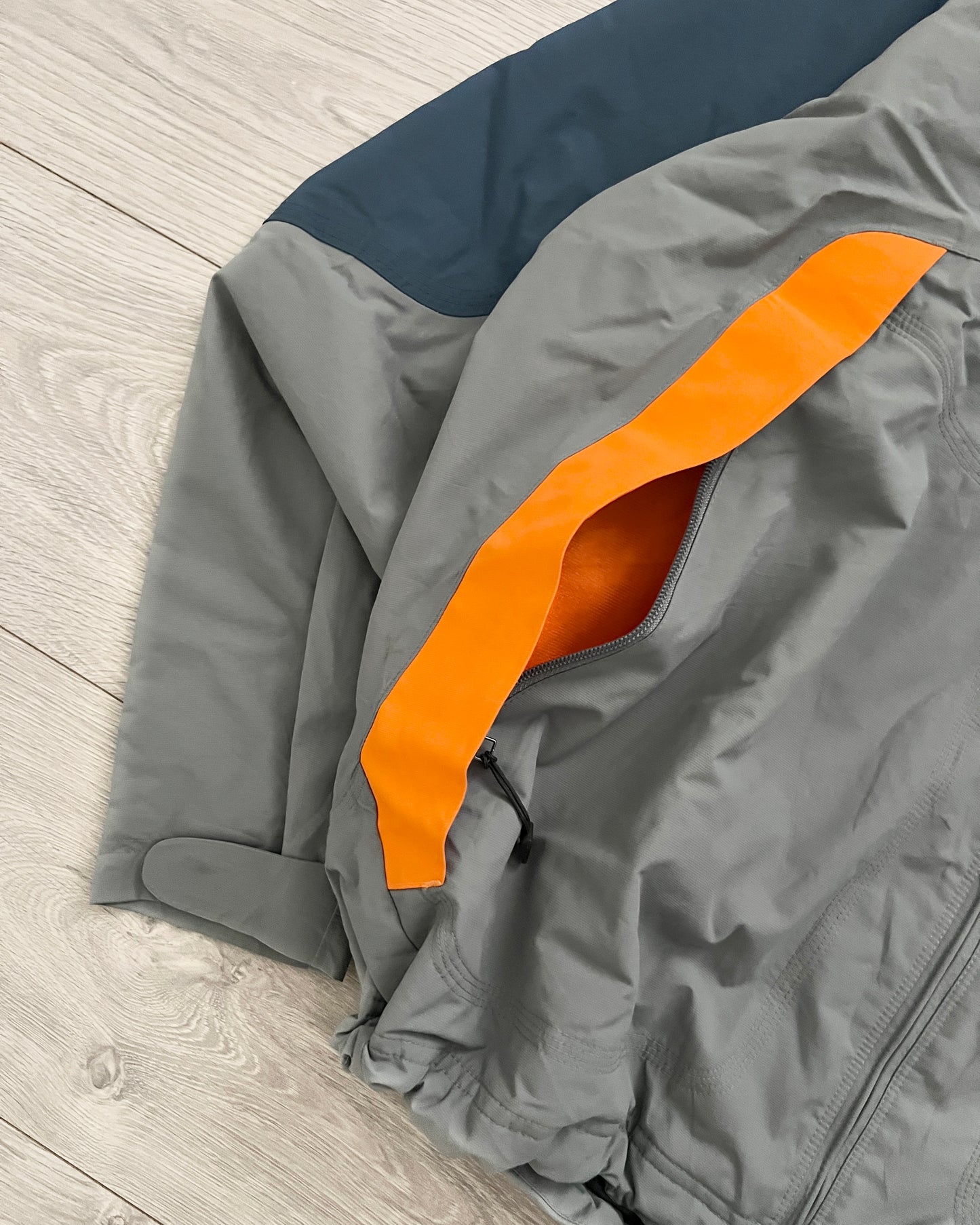 Nike ACG 00s Technical Insulated Shell Jacket - Size L