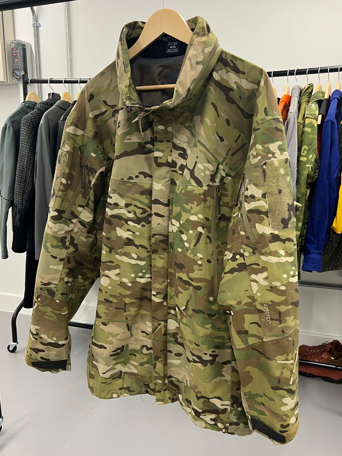 Arcteryx LEAF Alpha Parka Gen 1 Multicam 2012 - Size XL