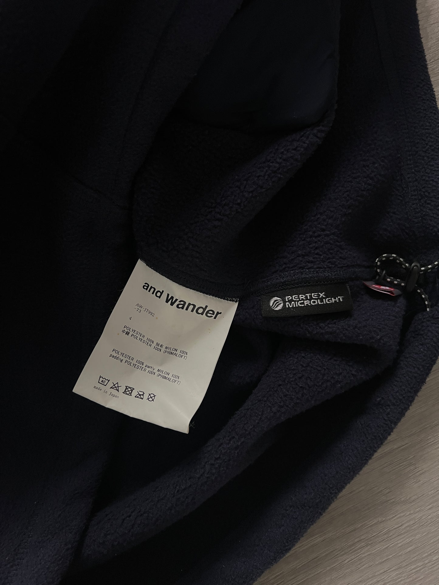 And Wander Pertex Quantum Primaloft Insulated Hybrid Vest - Size L