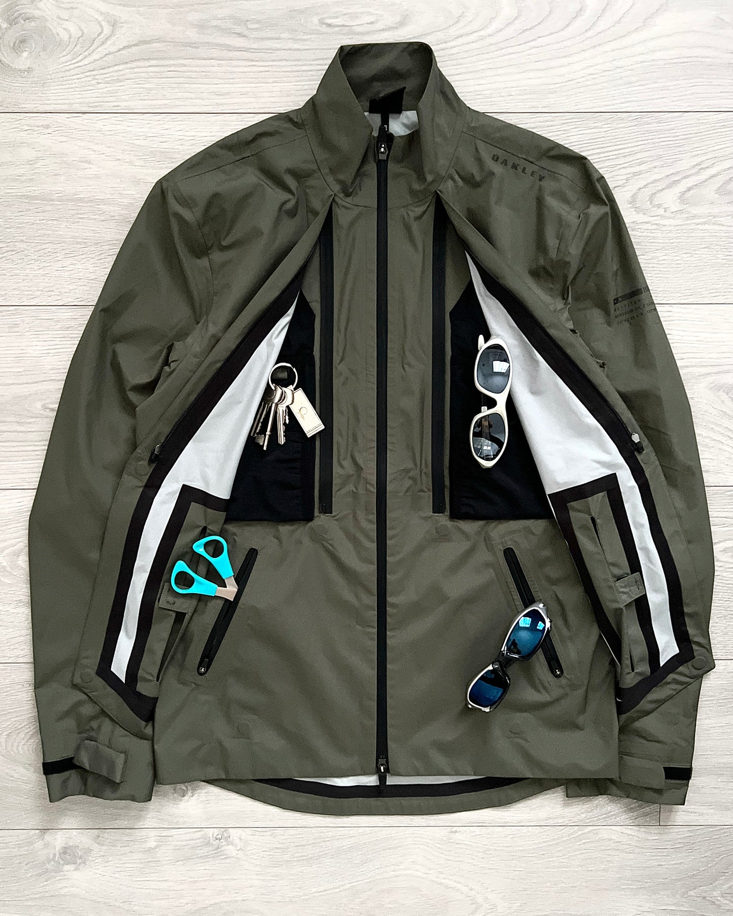 Oakley 2017 Magnetic Latch Stealth Jacket - Size S