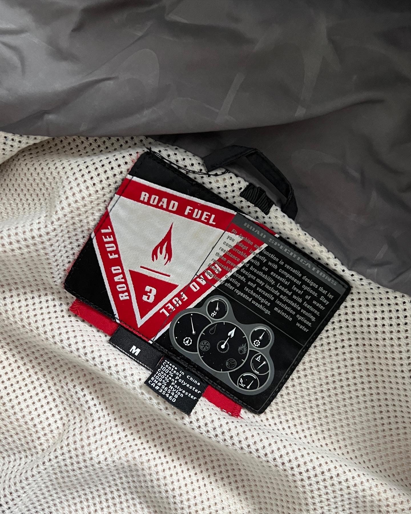 Oakley Road Fuel AW2006 Magnetic Hidden Pocket Tech Jacket - Size M