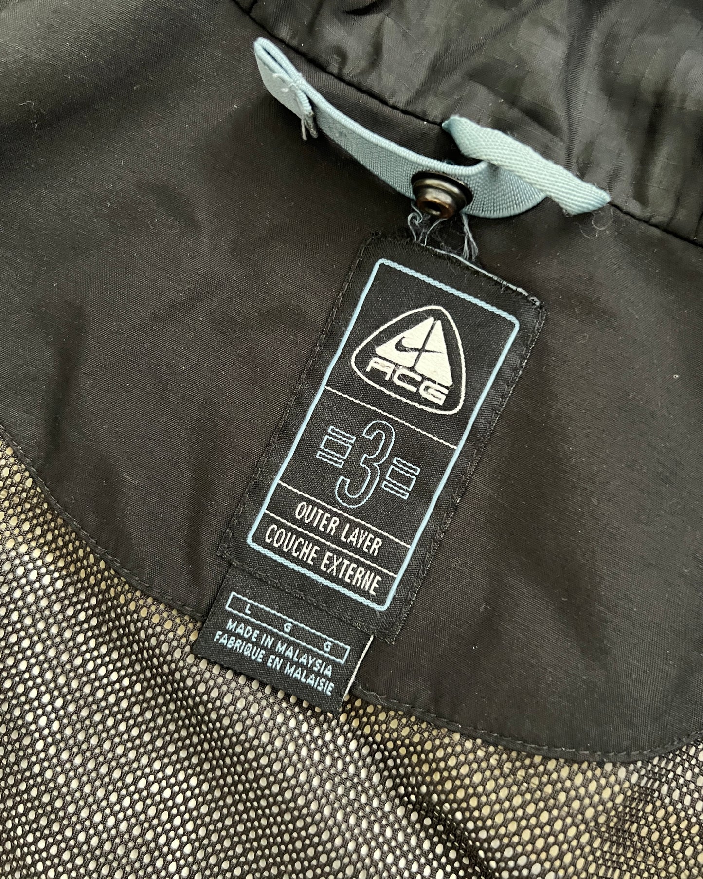 Nike ACG 00s Storm-Fit Waterproof Jacket - Size L