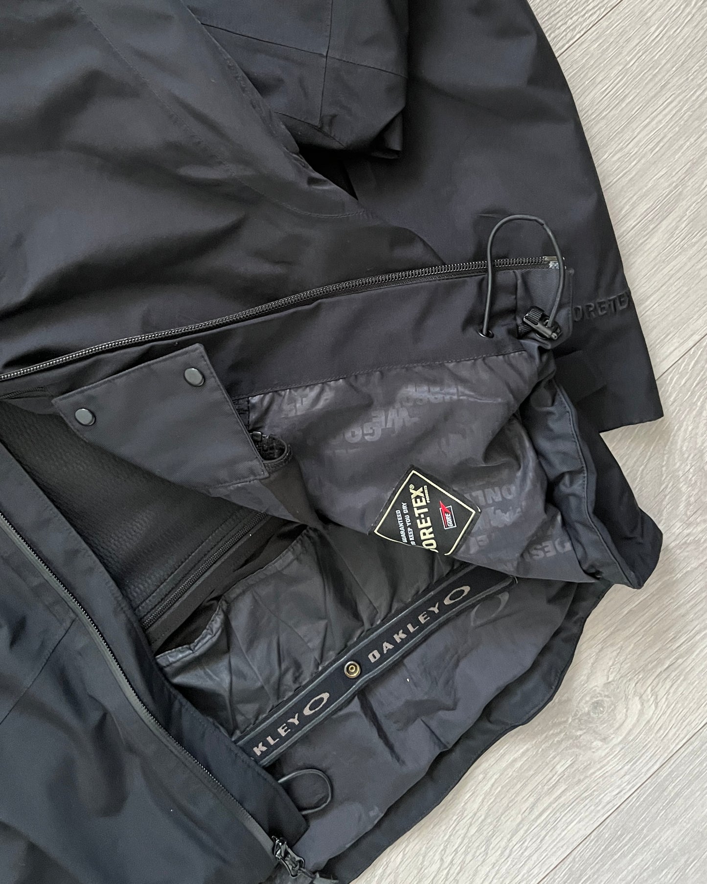 Oakley FW2014 Gore-Tex Technical Waterproof Jacket - Size L