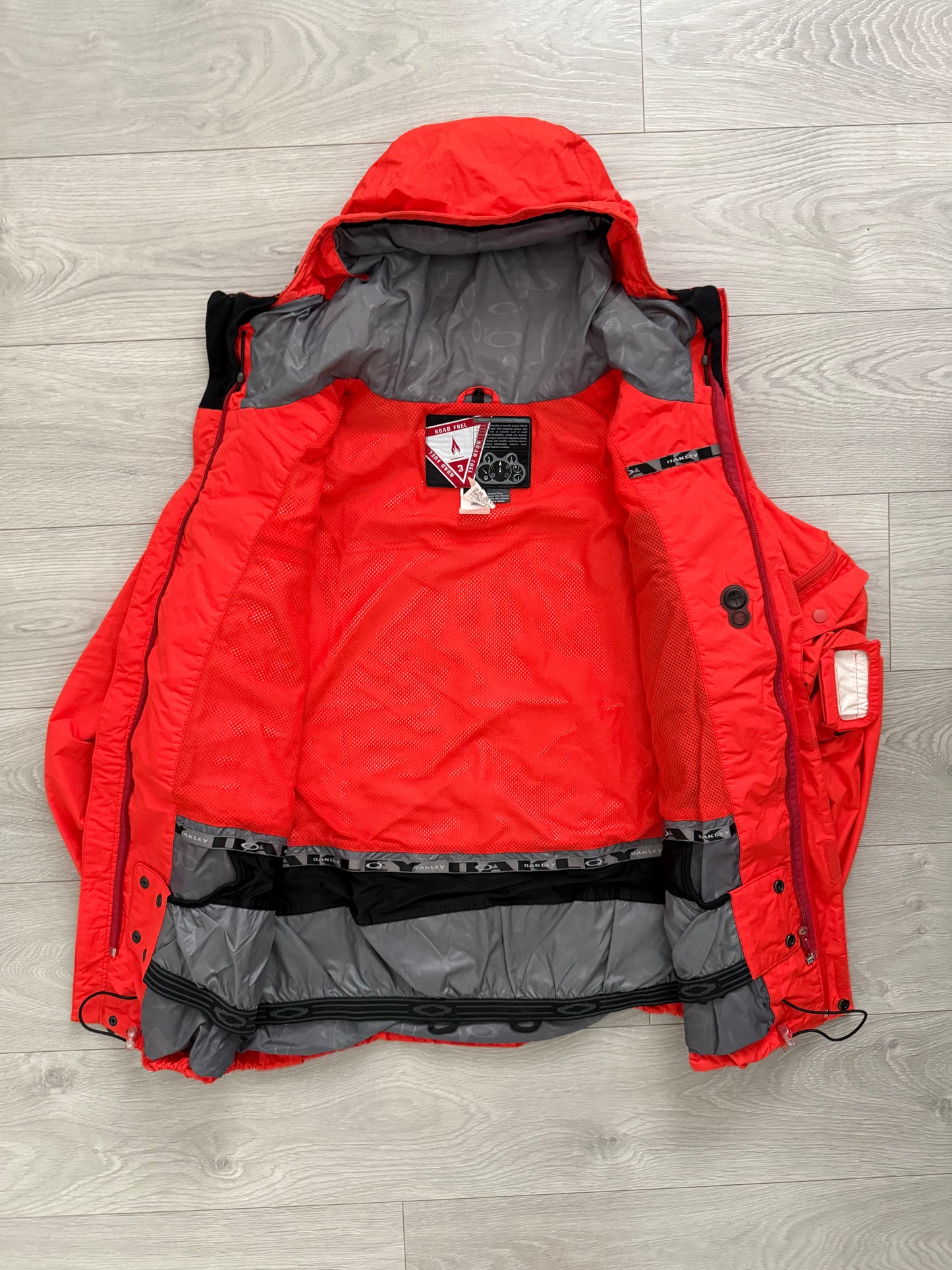 Oakley Road Fuel FW2006 Magnetic Pocket Vent Waterproof Jacket - Size L