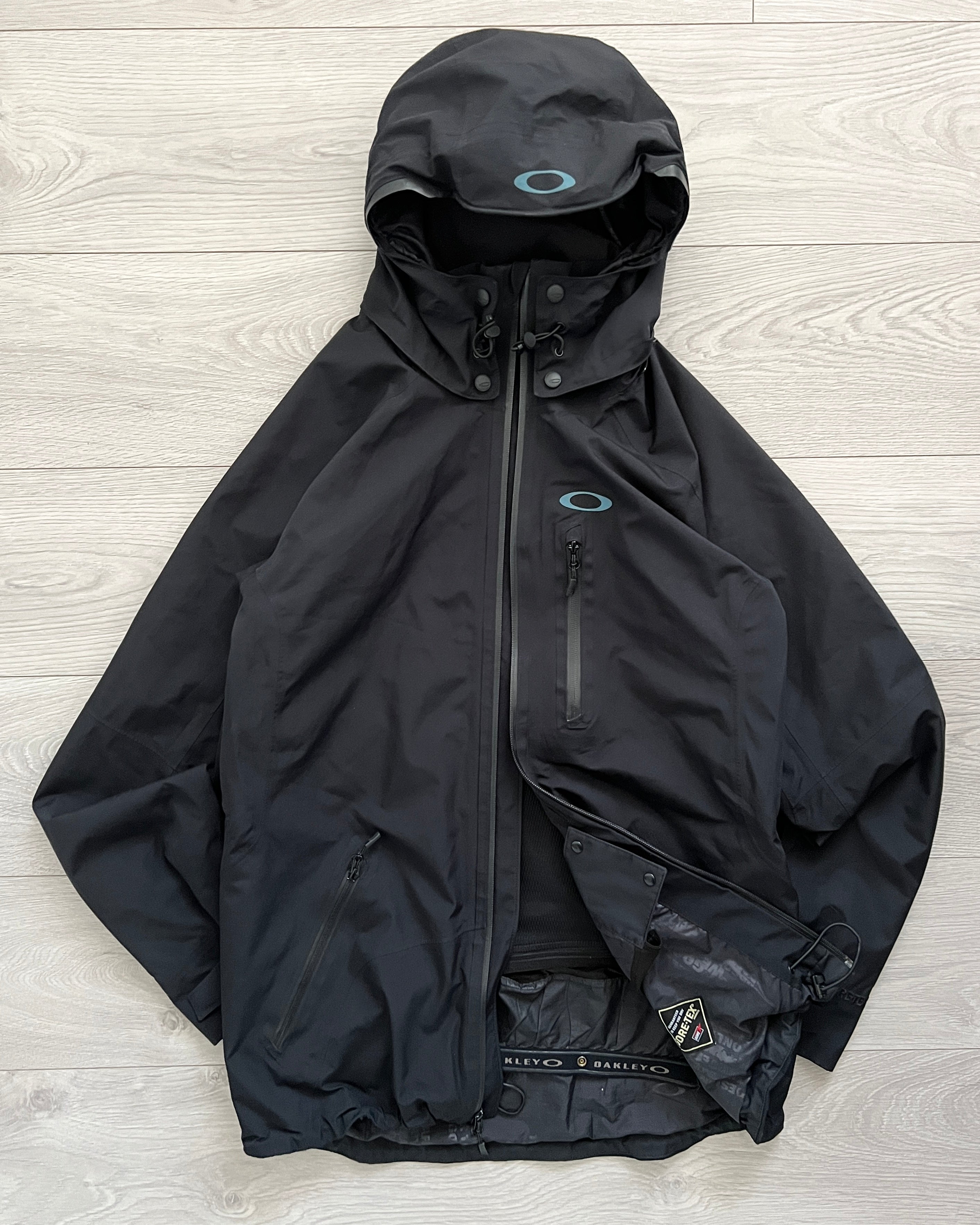 Oakley FW2014 Gore-Tex Technical Waterproof Jacket - Size L 