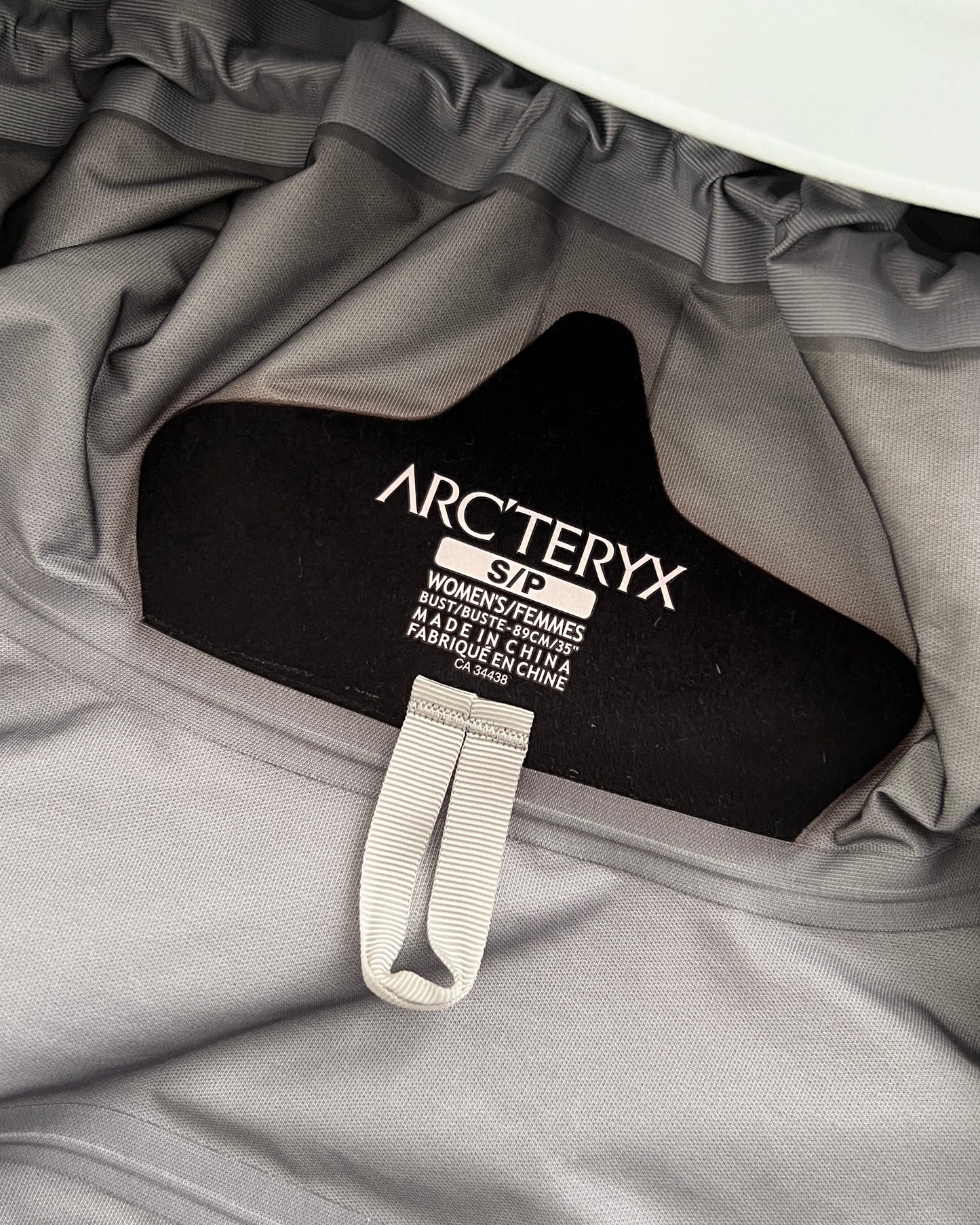 Arcteryx Zeta LT Gore-Tex Tech Jacket in Ether Blue - Size S Womens / XS Mens