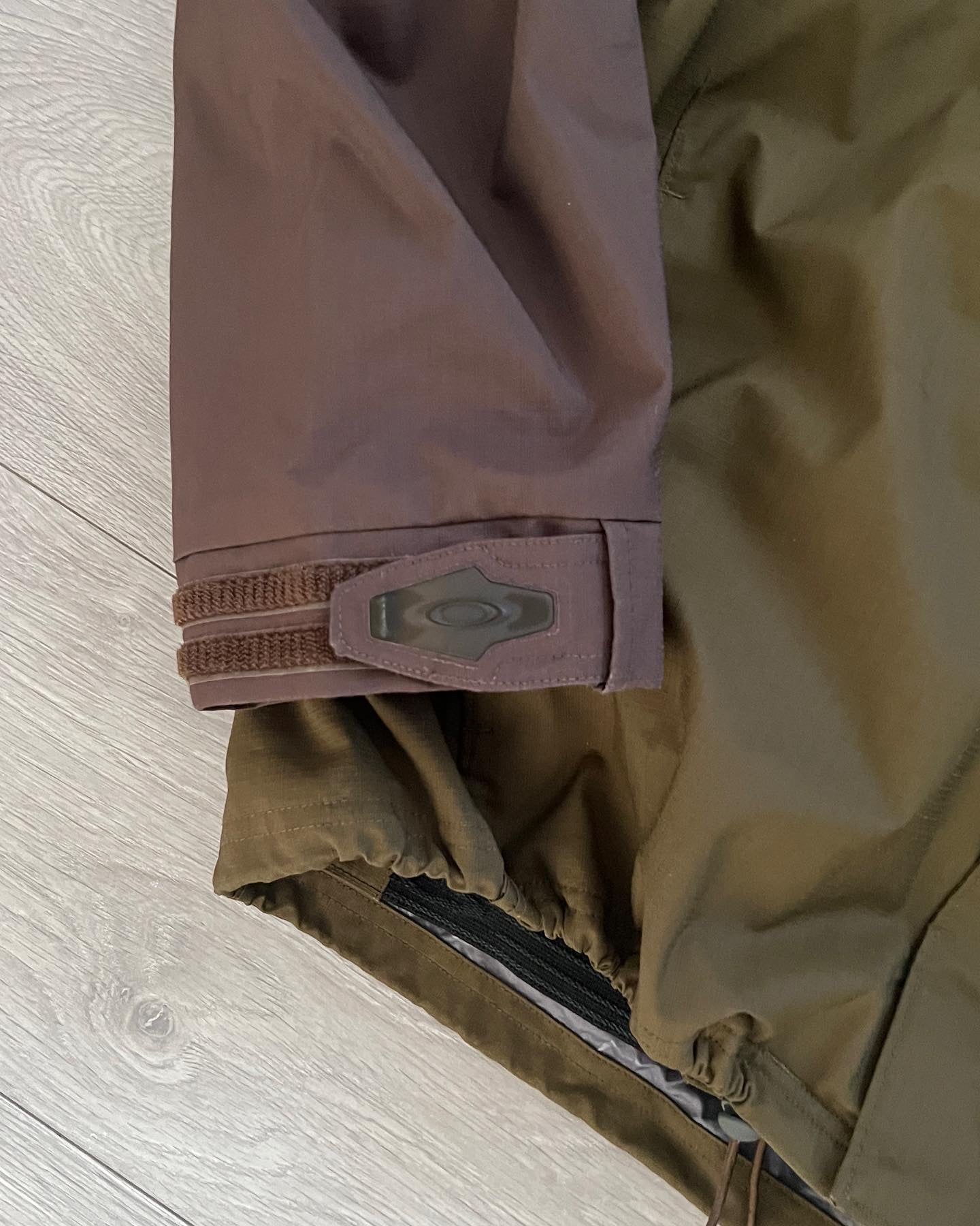 Oakley FW2007 Magnetic Hood Vent Zip Jacket - Size XXL