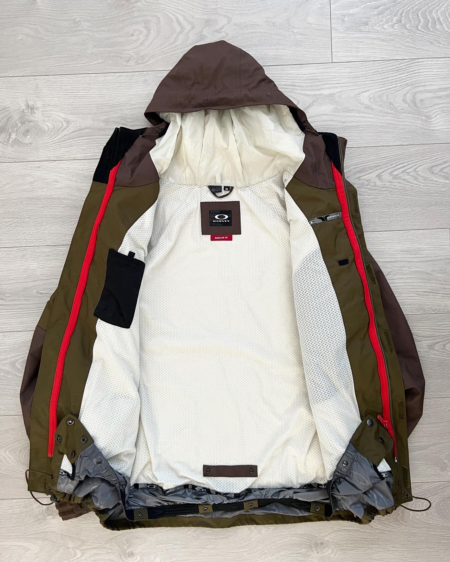 Oakley FW2007 Magnetic Hood Vent Zip Jacket - Size XXL