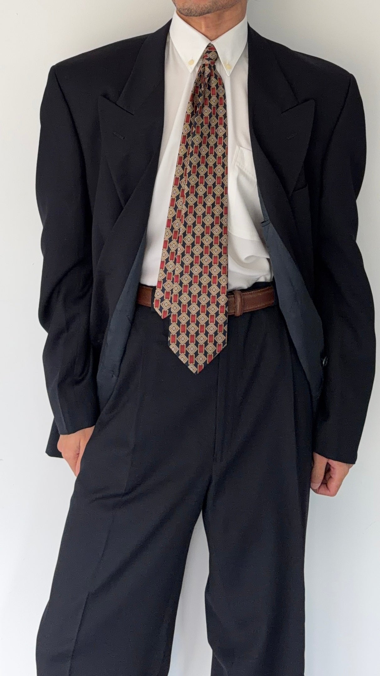 Louis Feraud Armani 1990s Peaked Lapel Pleated Double Breasted Wool Navy Suit - Size XXL Jacket / 38" Waist