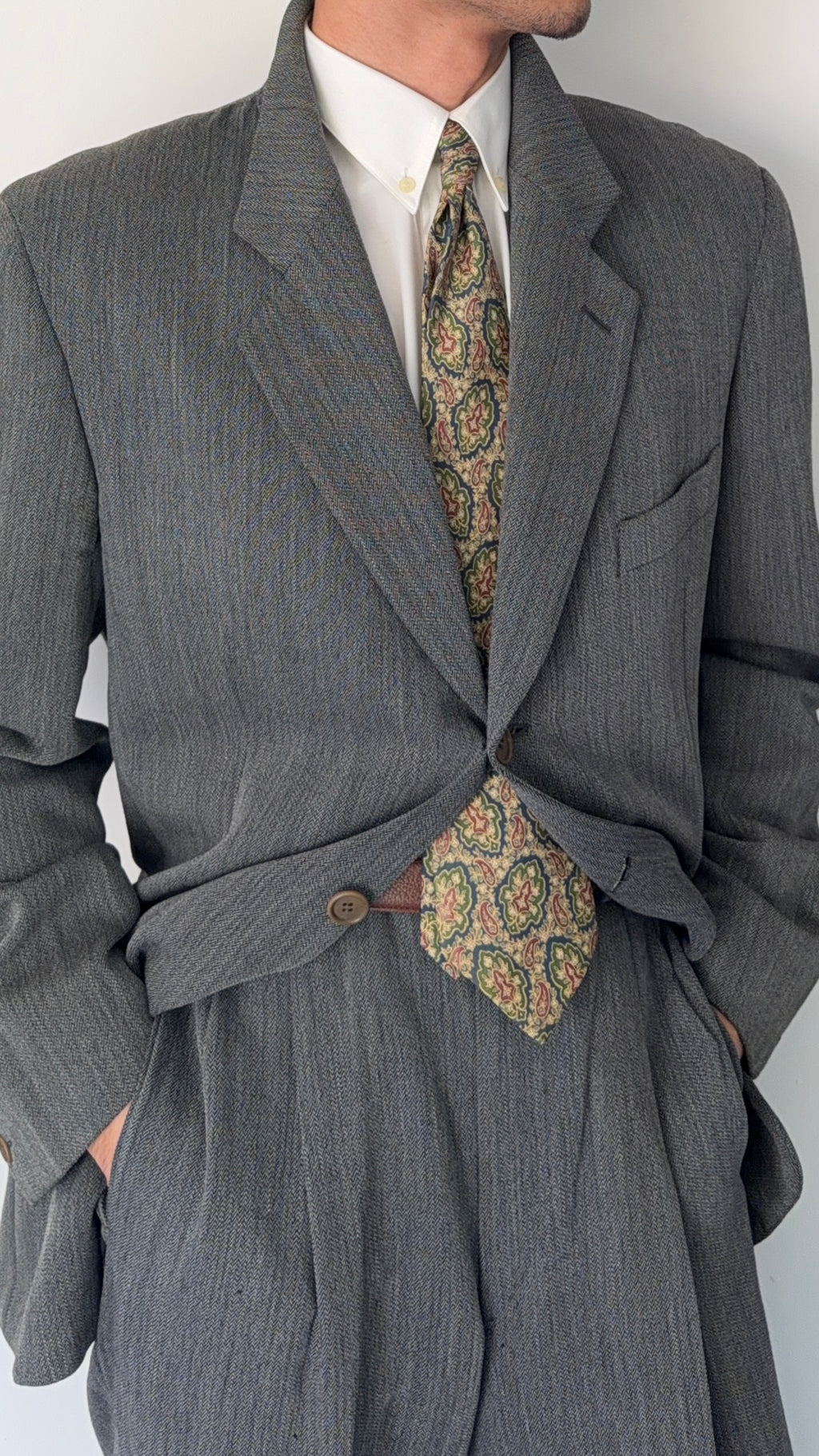 Giorgio Armani 1980s 3B Herringbone Weave Grey Pleated Wool Suit - Size XL Jacket / 32" Waist