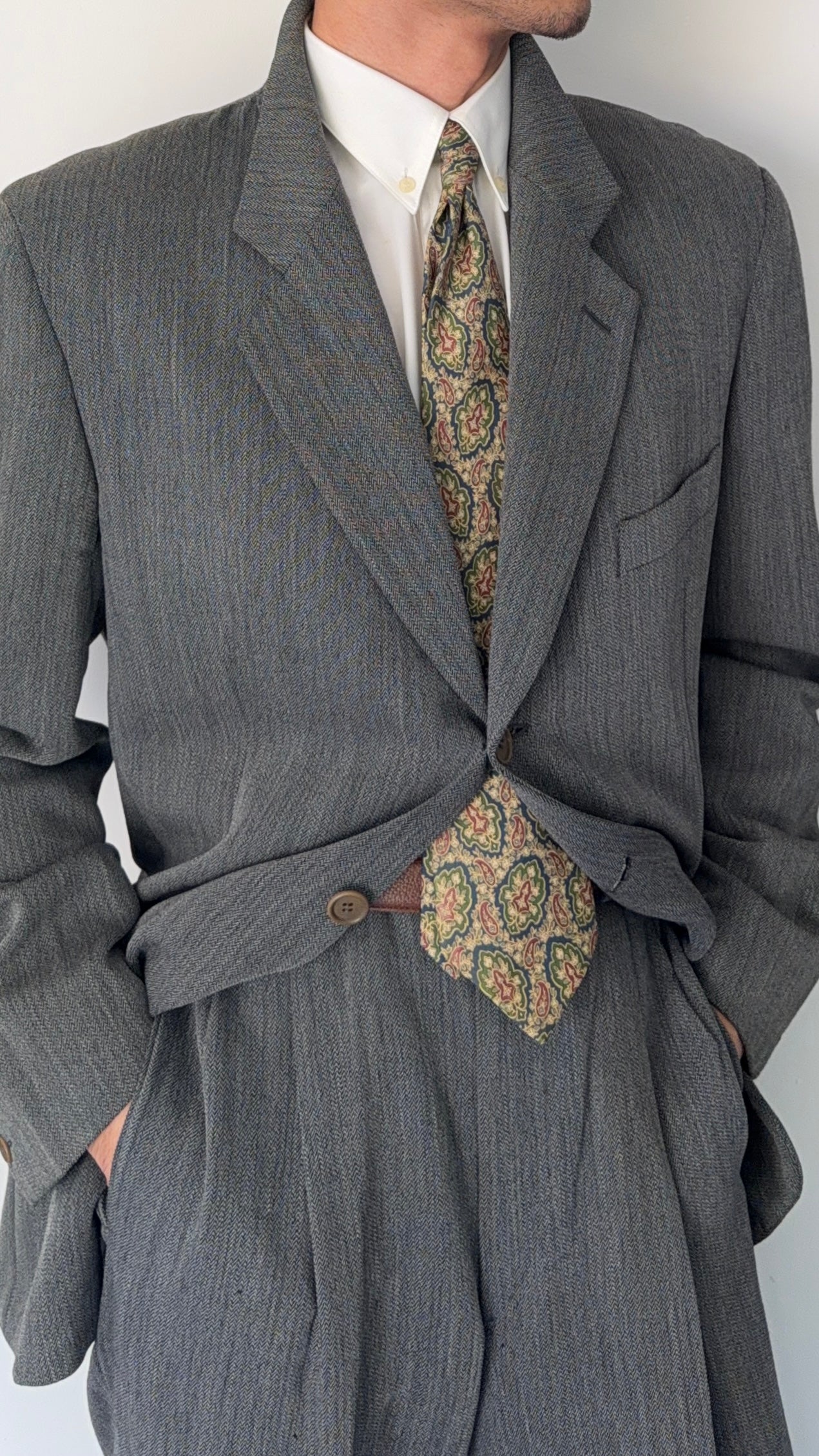 Giorgio Armani 1980s 3B Herringbone Weave Grey Pleated Wool Suit - Size XL Jacket / 32" Waist