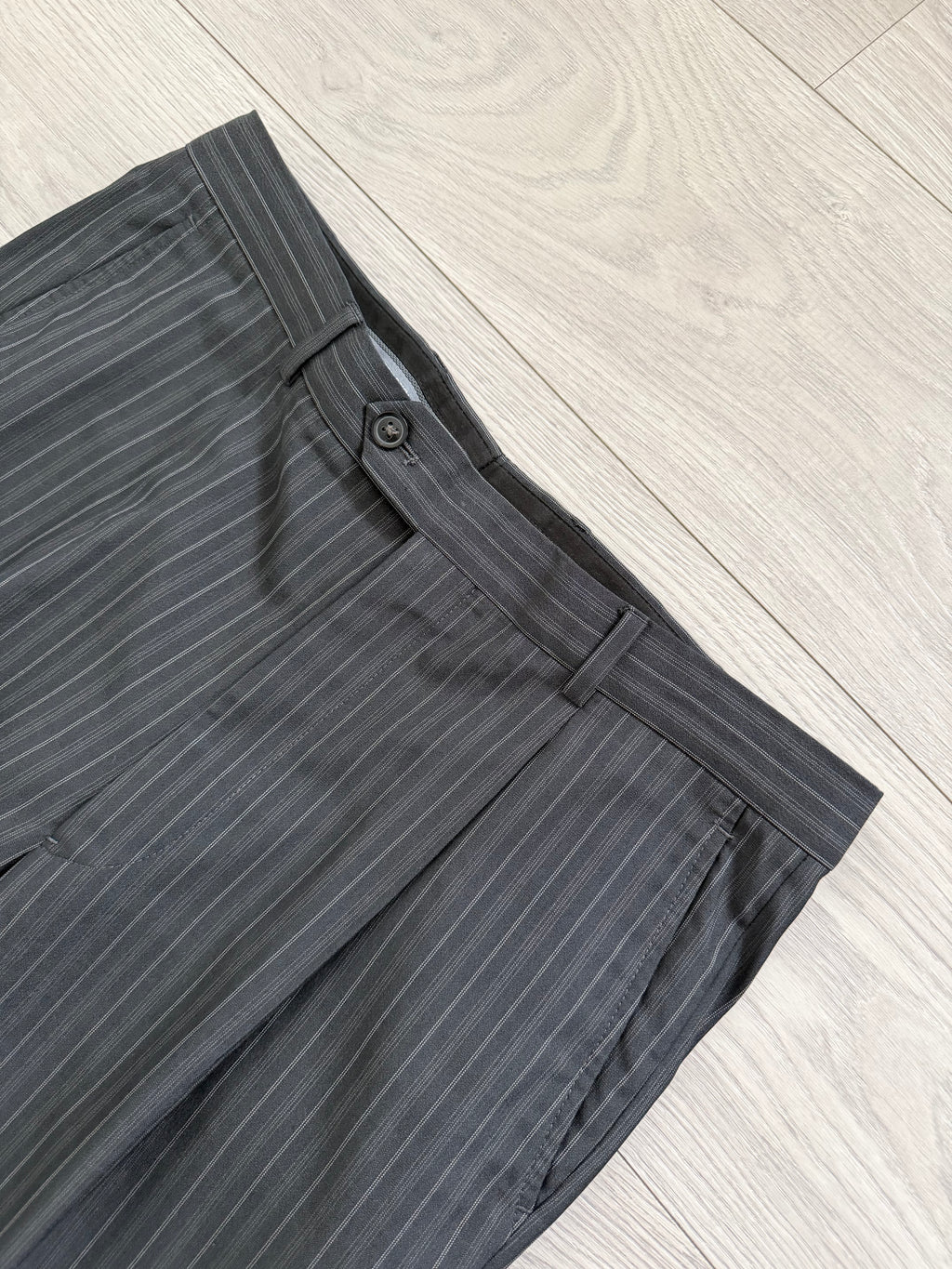 Armani 1990s Peaked Lapel Double Breasted Pleated Silk Wool Suit Striped Grey - Size L Jacket / 34" Waist