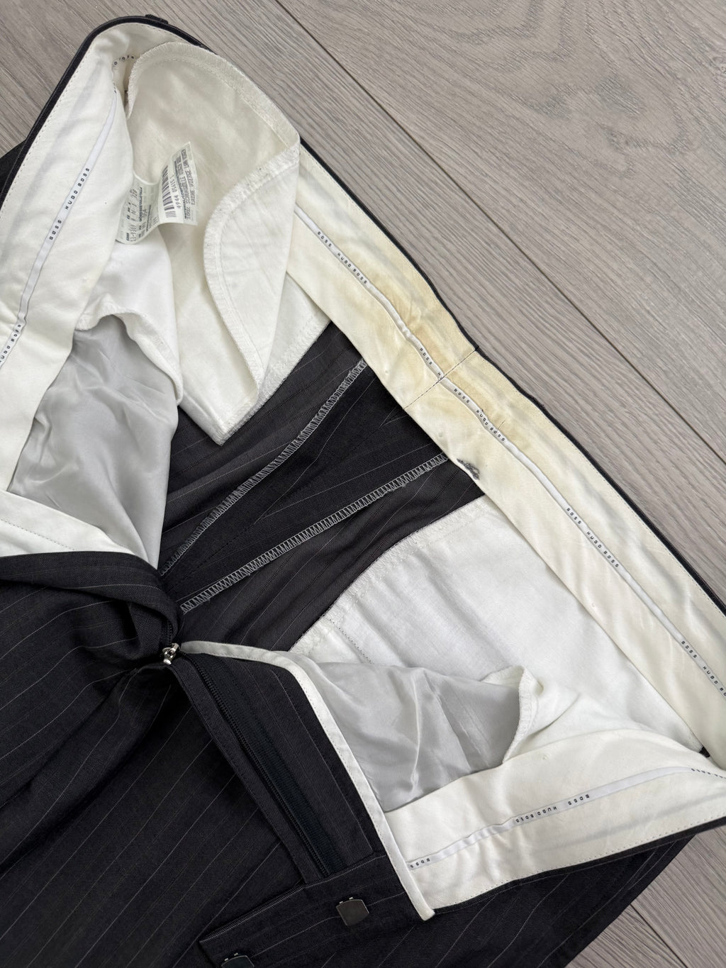Hugo Boss 1990s 'Reno' Pinstriped 2B Lightweight Wool Grey Suit - Size XXL Jacket / 38" Waist