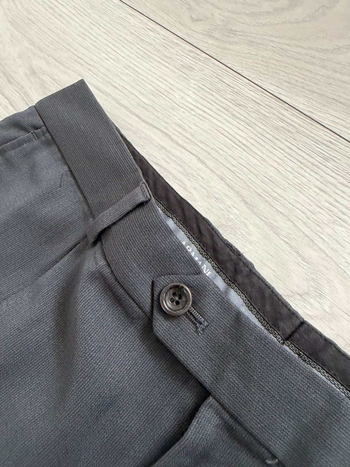 Armani 1990s Peaked Lapel Double Breasted Pleated Wool Suit Grey - Size L Jacket / 34" Waist