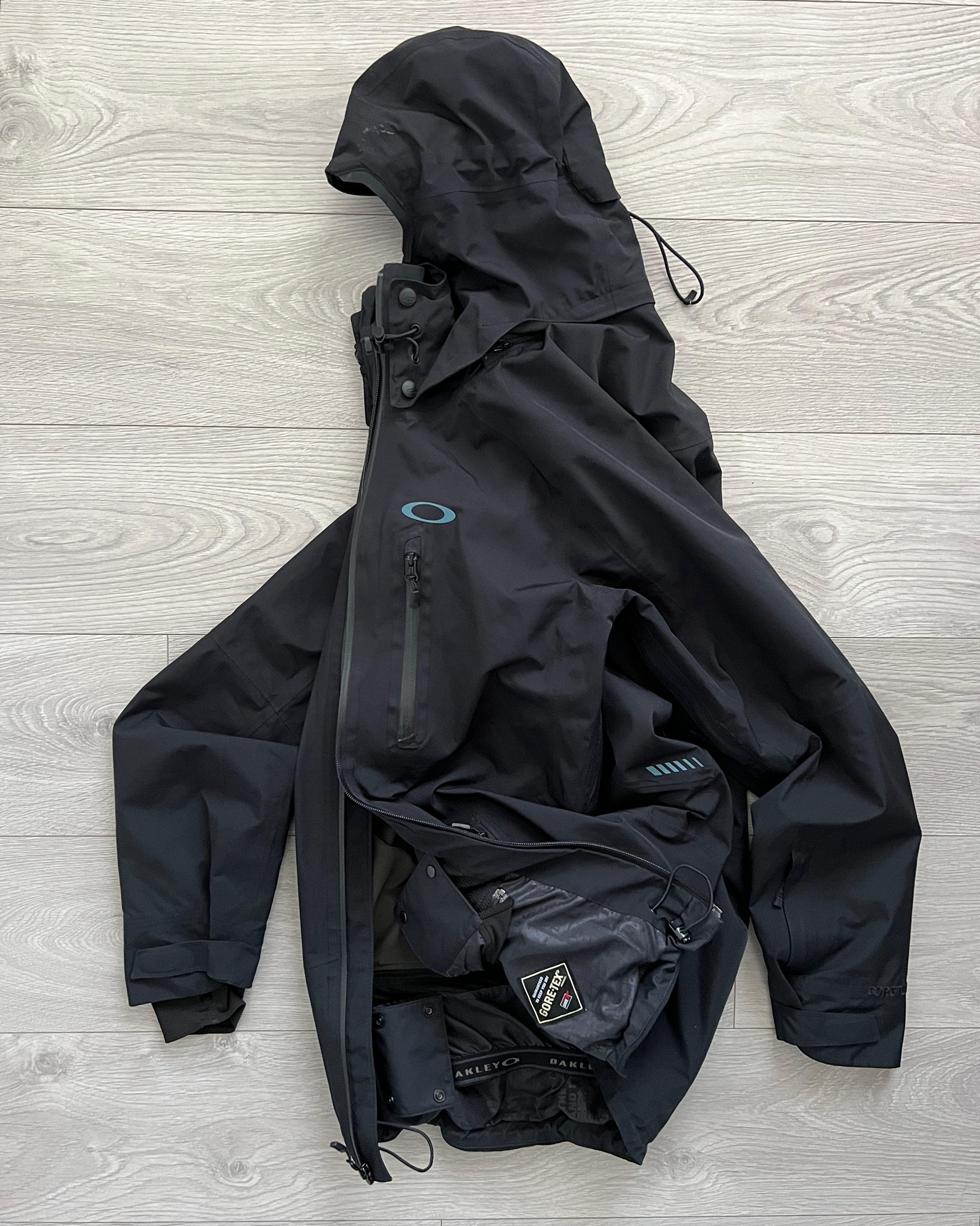 Oakley FW2014 Gore Tex Technical Waterproof Jacket Size L