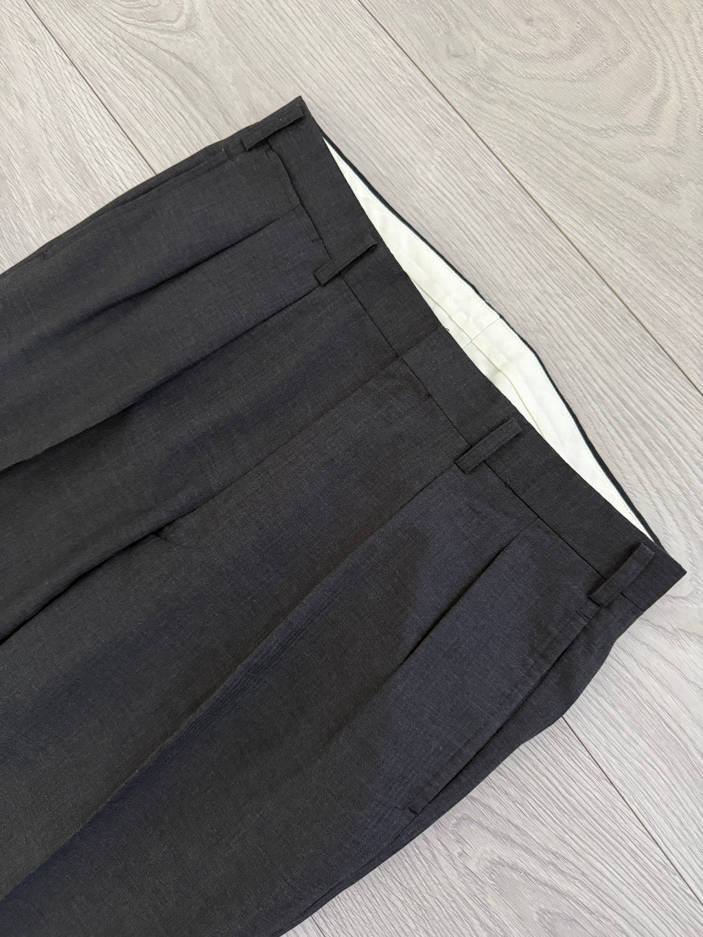 Ralph Lauren 1990s 2B Pleated Lightweight Wool Suit Grey - Size S Jacket / 32" Waist