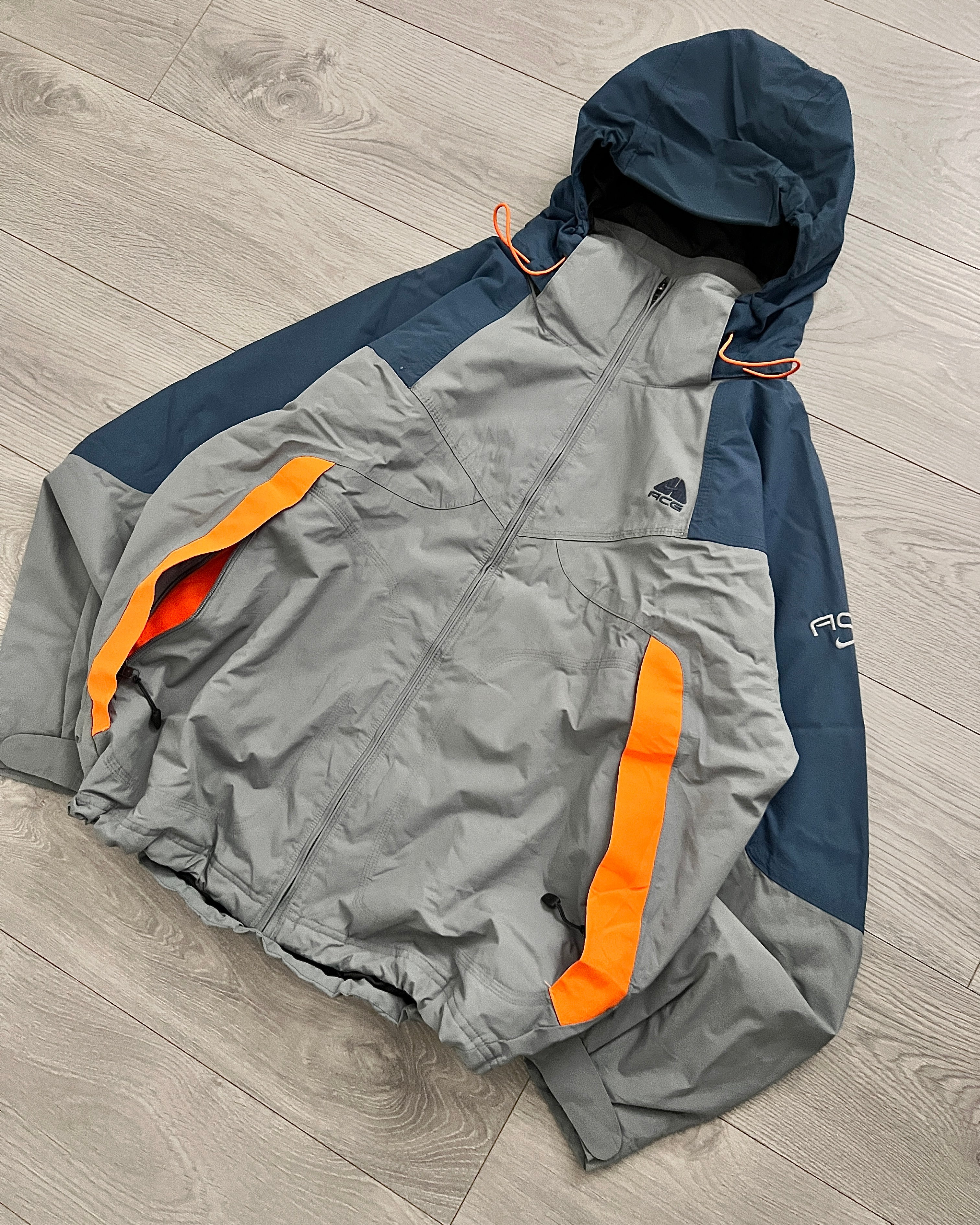 Nike ACG 00s Technical Insulated Shell Jacket - Size L