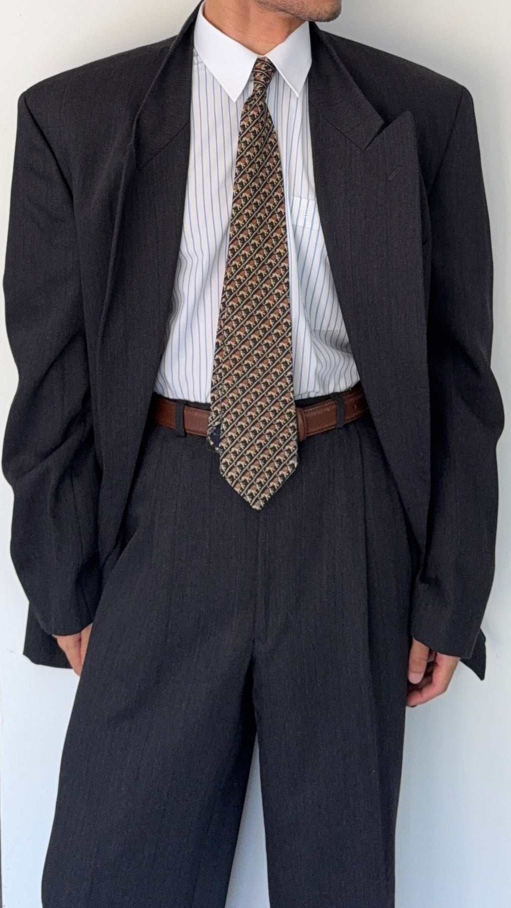 Louis Feraud Armani 1980s Peaked Lapel Double Breasted Pleated Pure New Wool Charcoal Grey Suit - Size XXL Jacket / 40" Waist