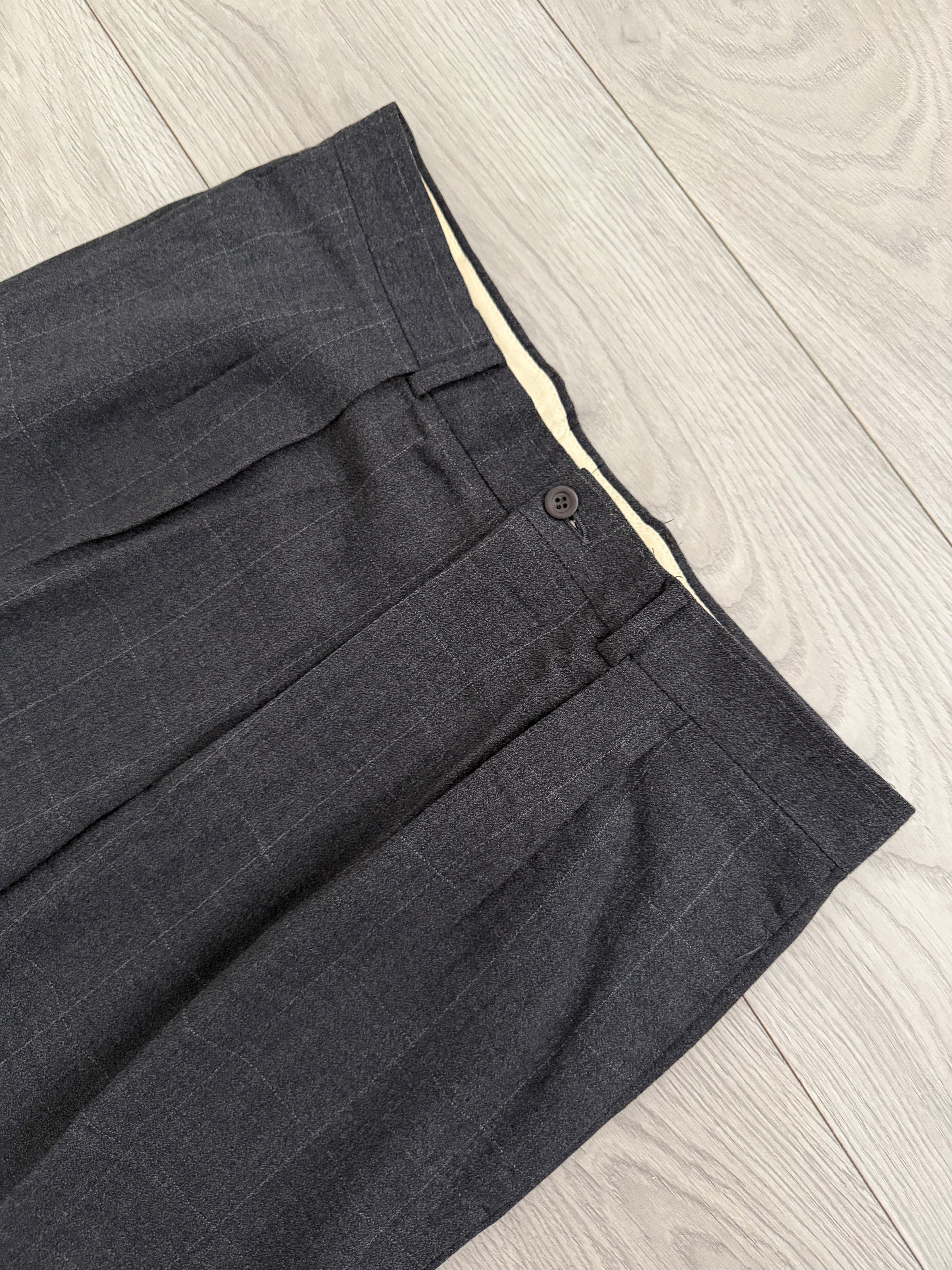 Giorgio Armani Black Label 1990s 2B Double-Pleated Suit Grey - Size L Jacket / 33" Waist