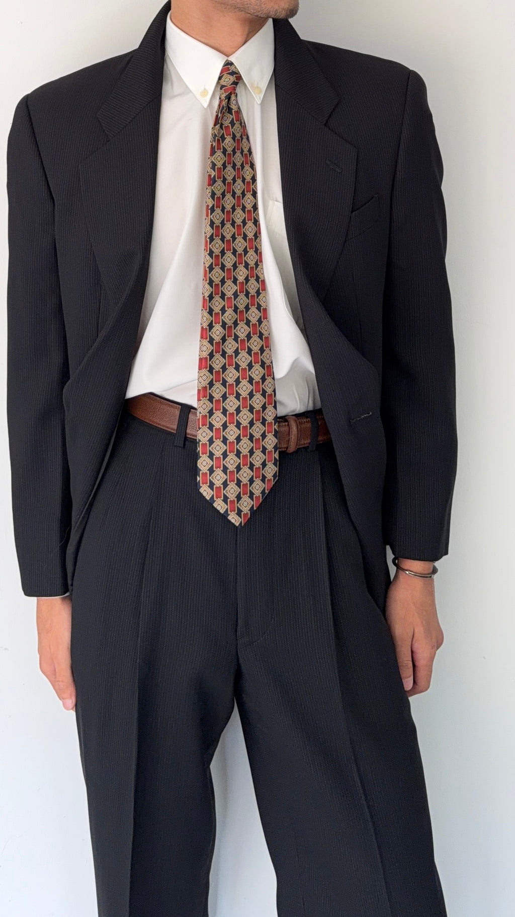 Giorgio Armani 1980s 2B Double Pleat Lightweight Textured Black Wool Suit - Size S Jacket / 30" Waist