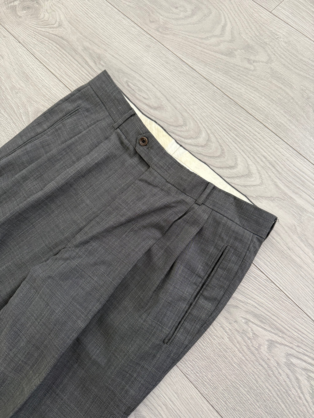 Hugo Boss 1980s 'Poseidon' 3B Pleated Wool Grey Suit - Size L Jacket / 34" Waist