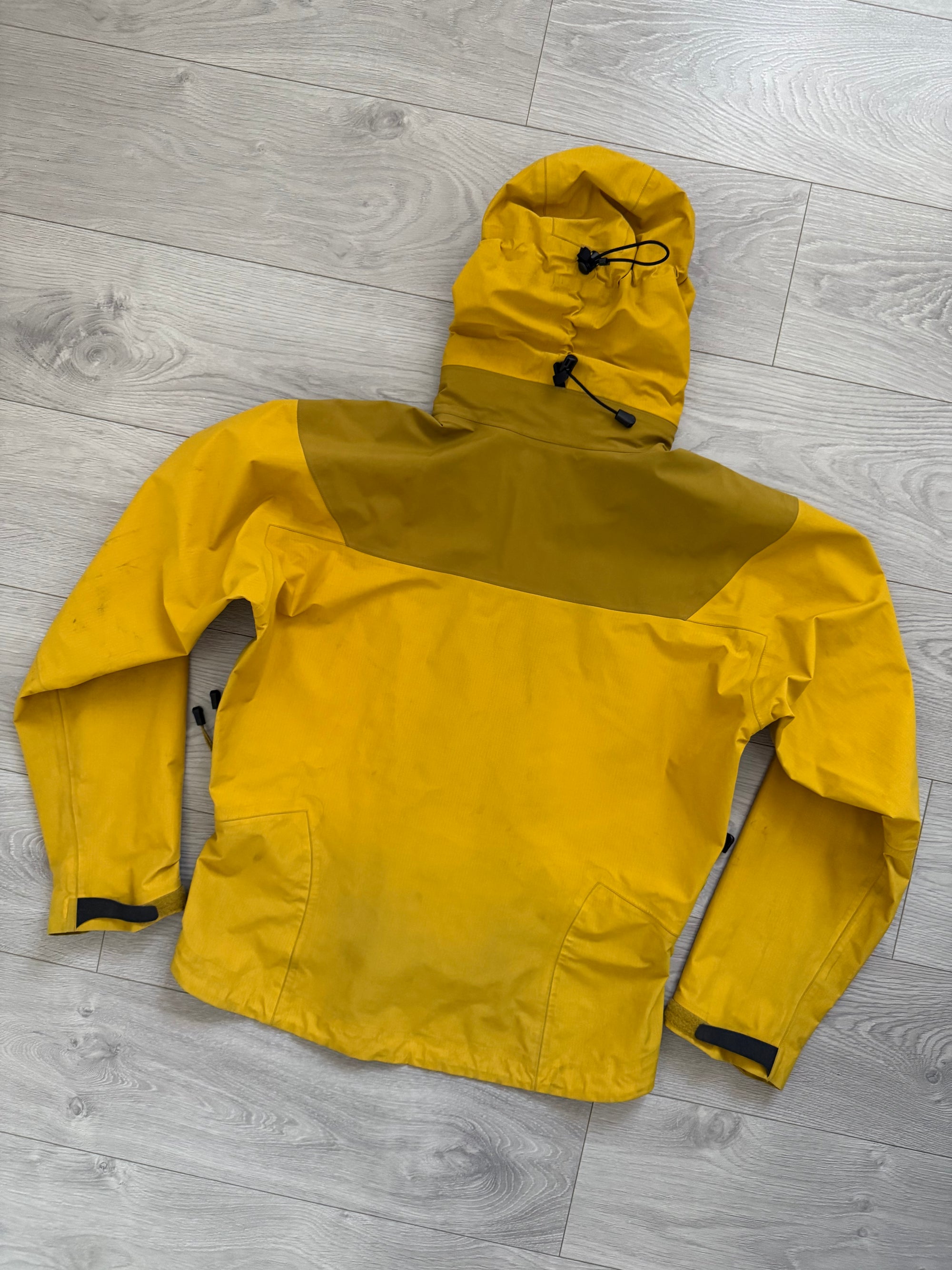 Arc'teryx 2003 Beta AR Gore-Tex Jacket in Tequila Yellow - Size M