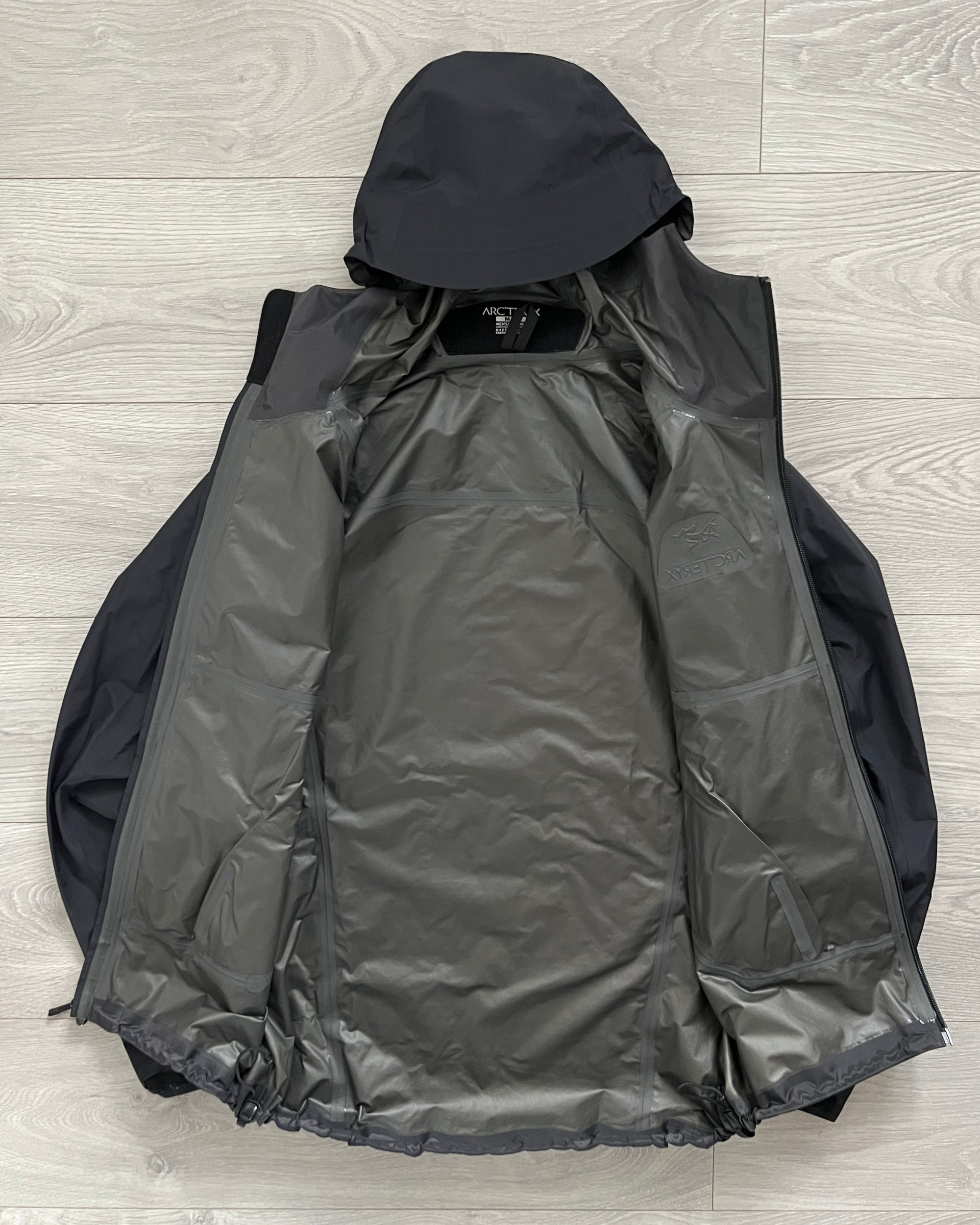 Arcteryx Beams SS2019 Zeta Gore-Tex Multi-Coloured Logo Jacket - Size S