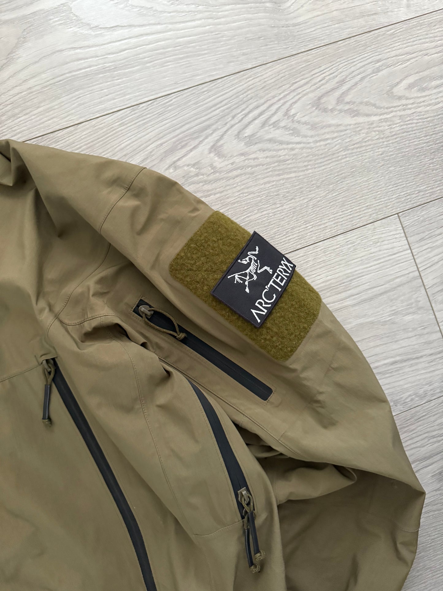 Arcteryx LEAF Alpha GEN 1 GoreTex Jacket Crocodile - Size XL