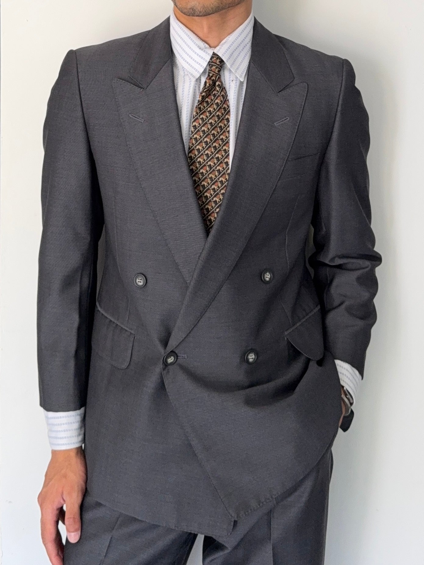 Burberry 1980s Peaked Lapel Double Breasted Pleated Wool Mohair Grey Suit - Size S Jacket / 31" Waist
